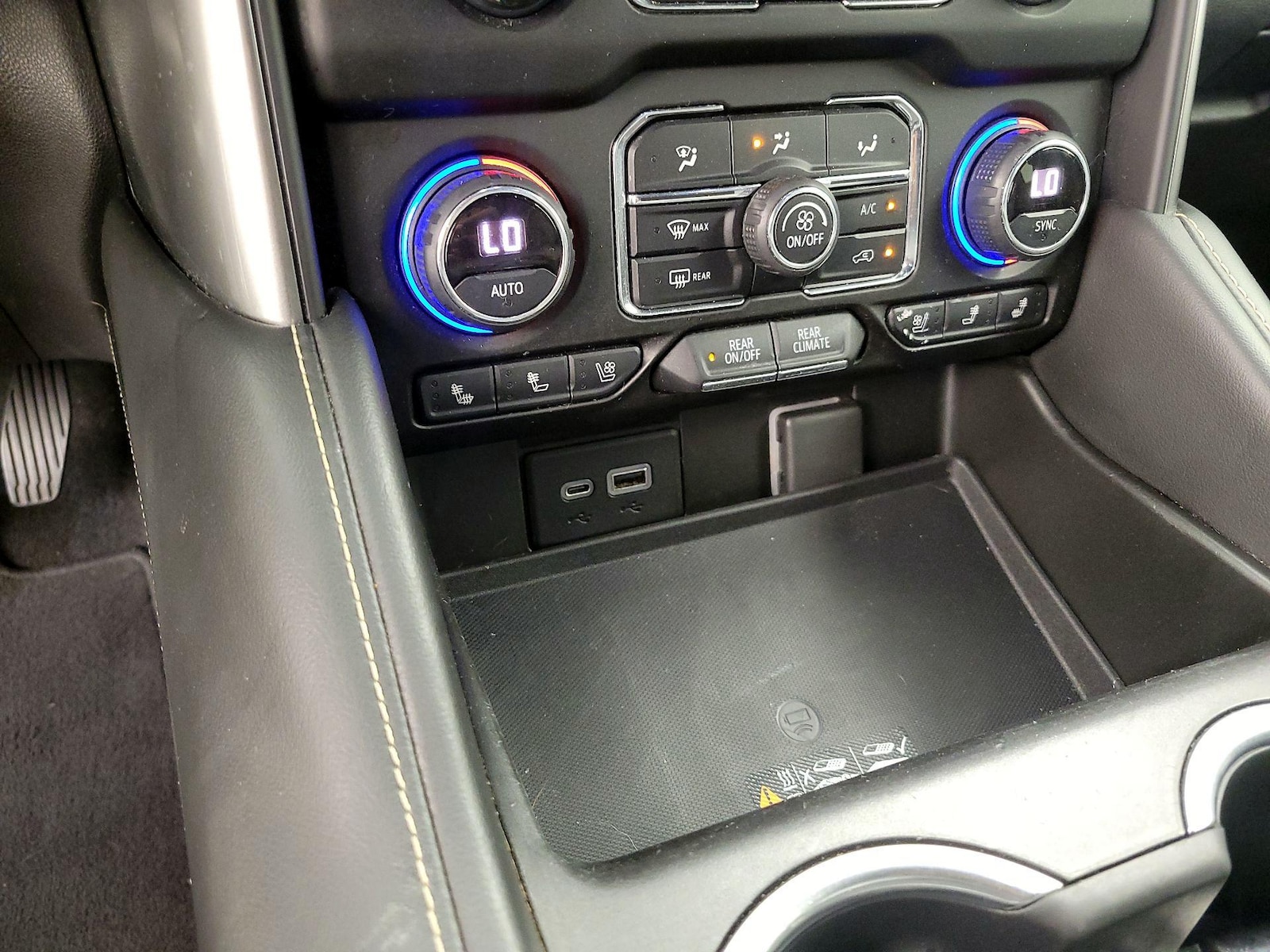 2021 Chevrolet Tahoe Premier - Photo 19