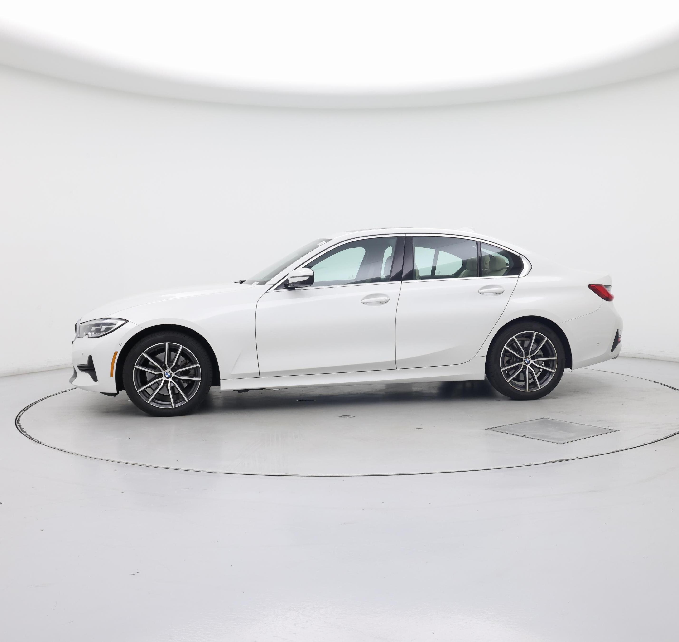 Thumbnail: 2021 BMW 3 Series - 3