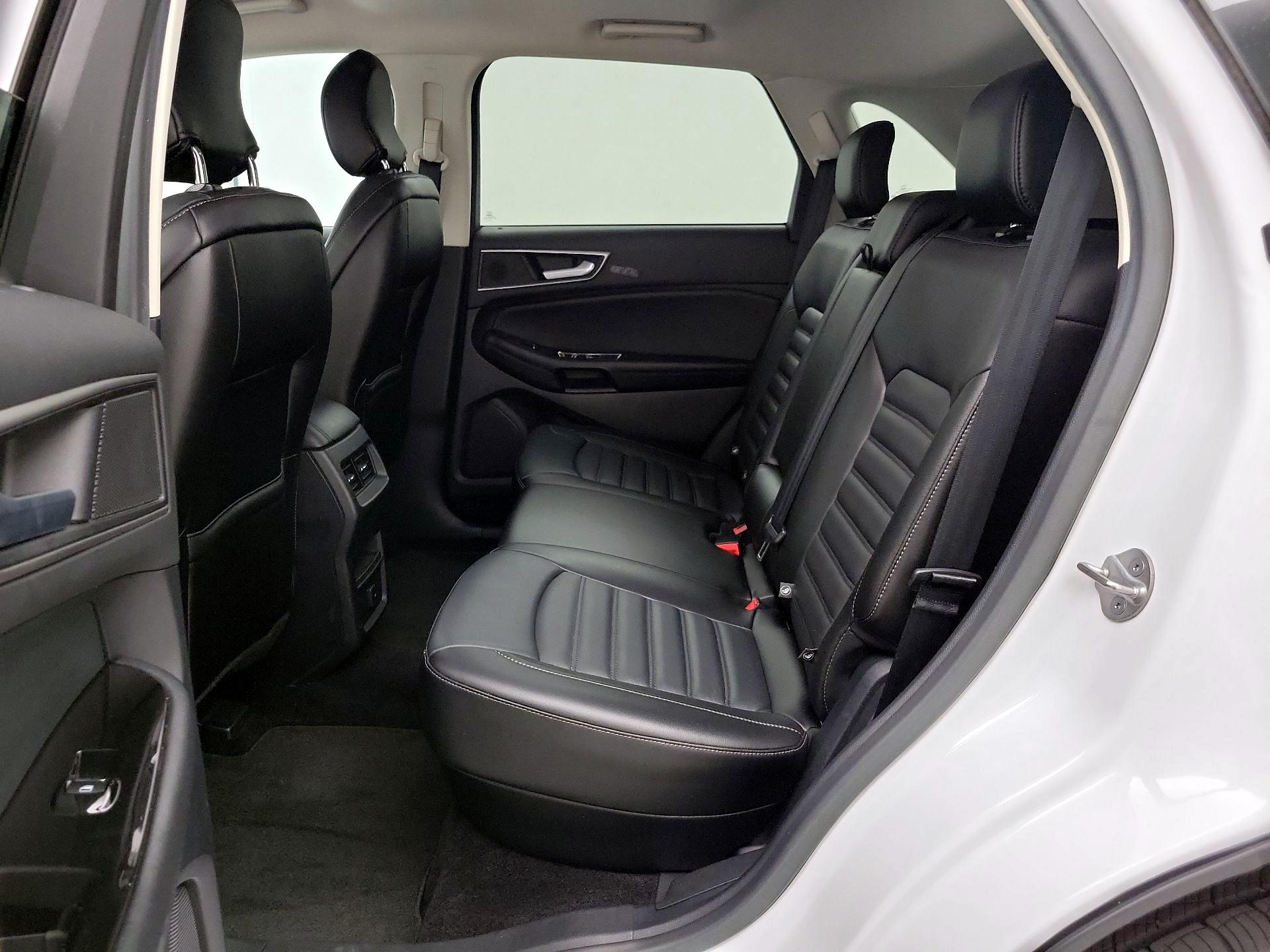 Thumbnail: 2016 Ford Edge - 19