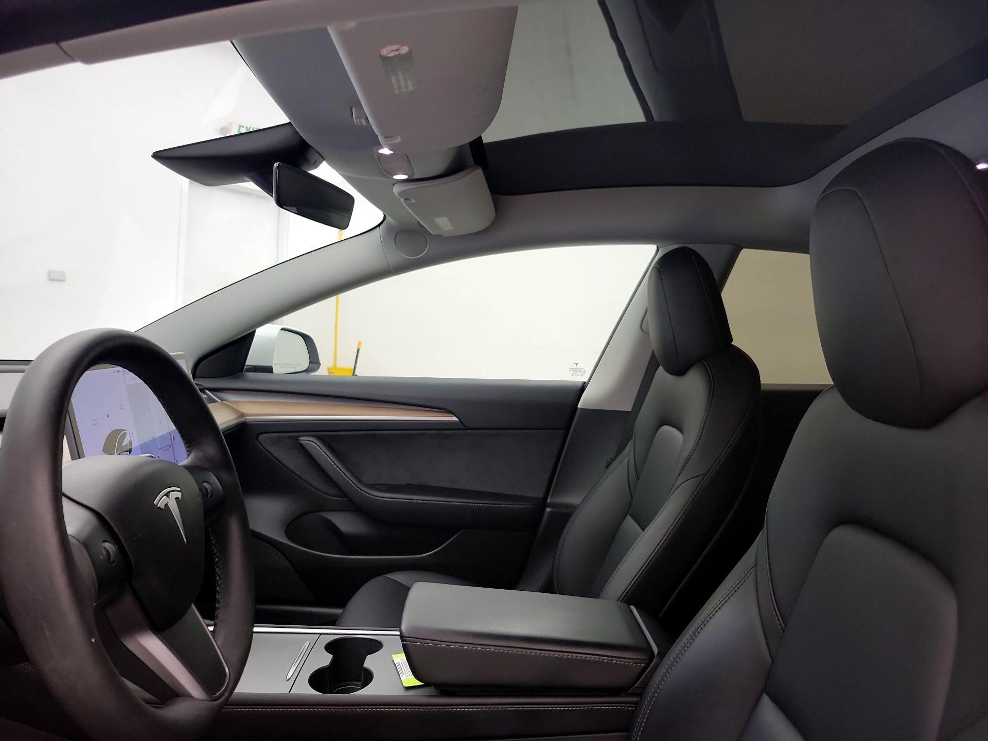 Thumbnail: 2021 Tesla Model 3 - 19