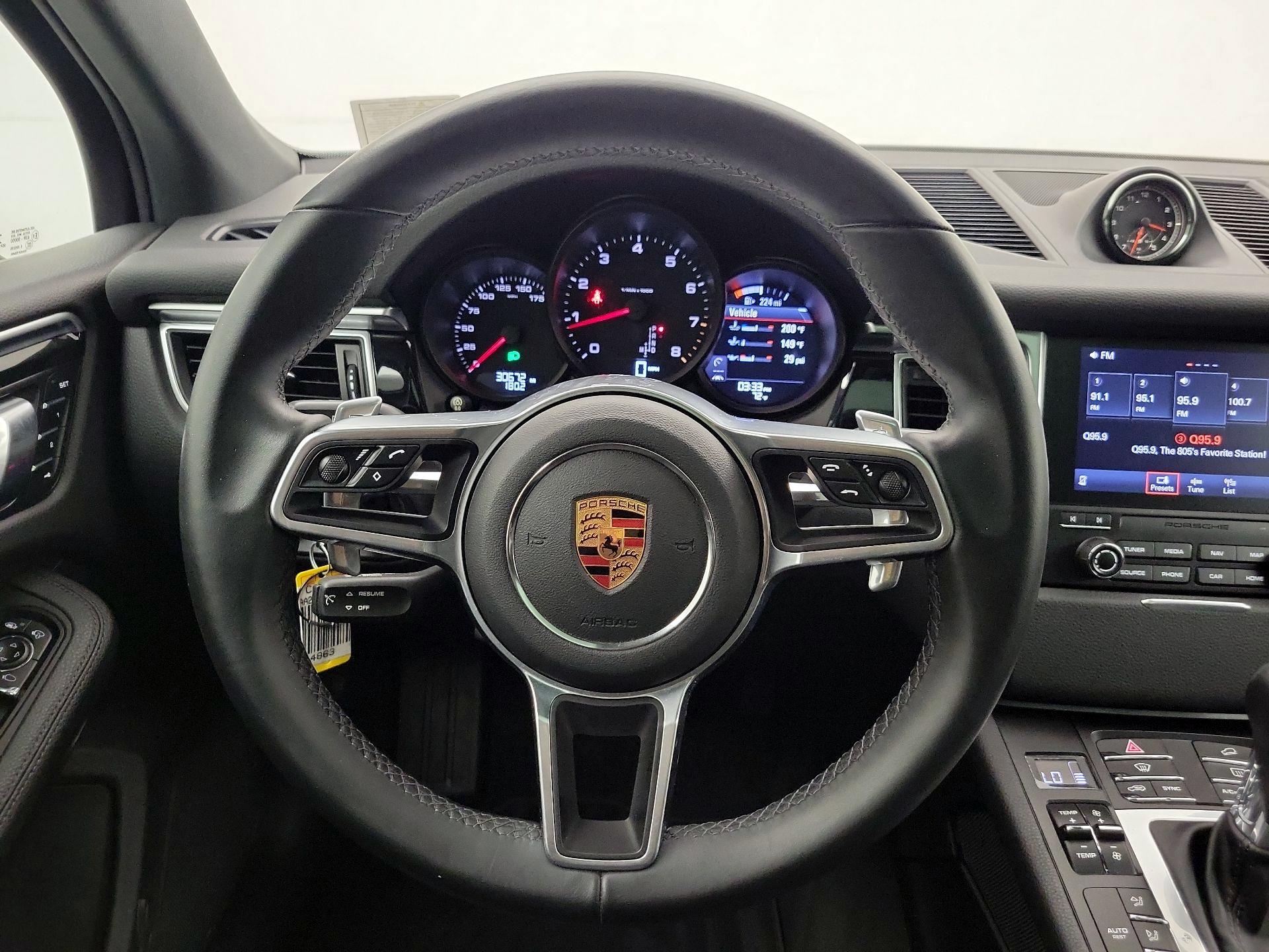 Thumbnail: 2018 Porsche Macan - 10