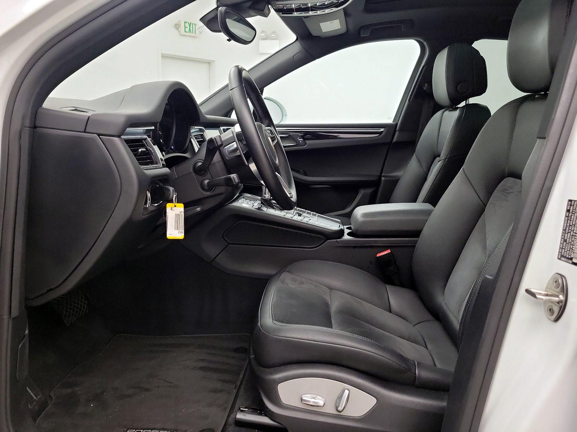 Thumbnail: 2018 Porsche Macan - 11