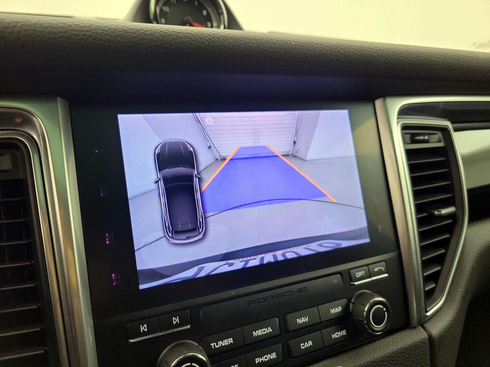 Thumbnail: 2018 Porsche Macan - 14