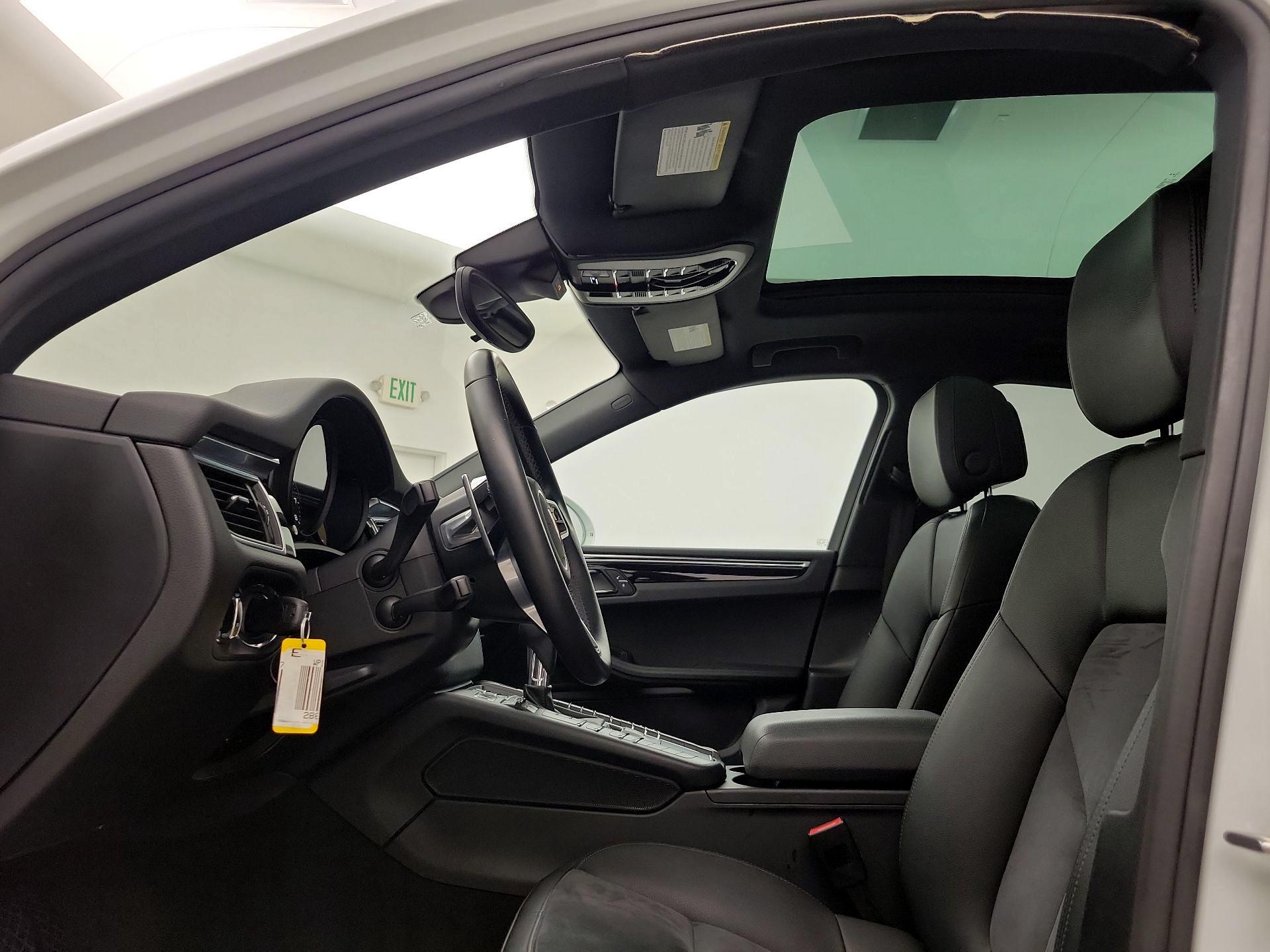 Thumbnail: 2018 Porsche Macan - 19