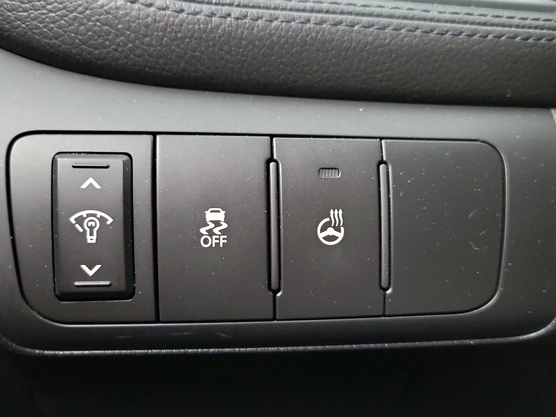 Thumbnail: 2016 Kia Optima - 13