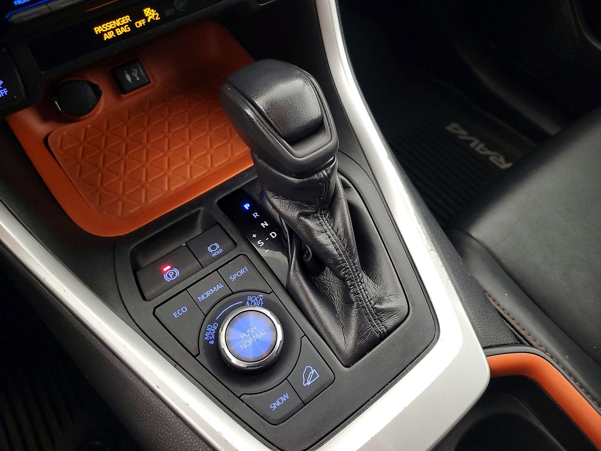 Thumbnail: 2019 Toyota RAV4 - 17