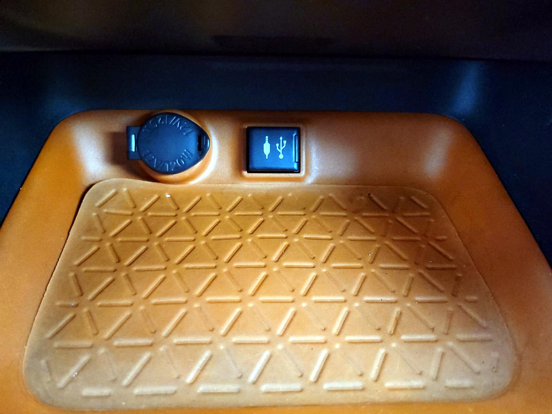 Thumbnail: 2019 Toyota RAV4 - 18