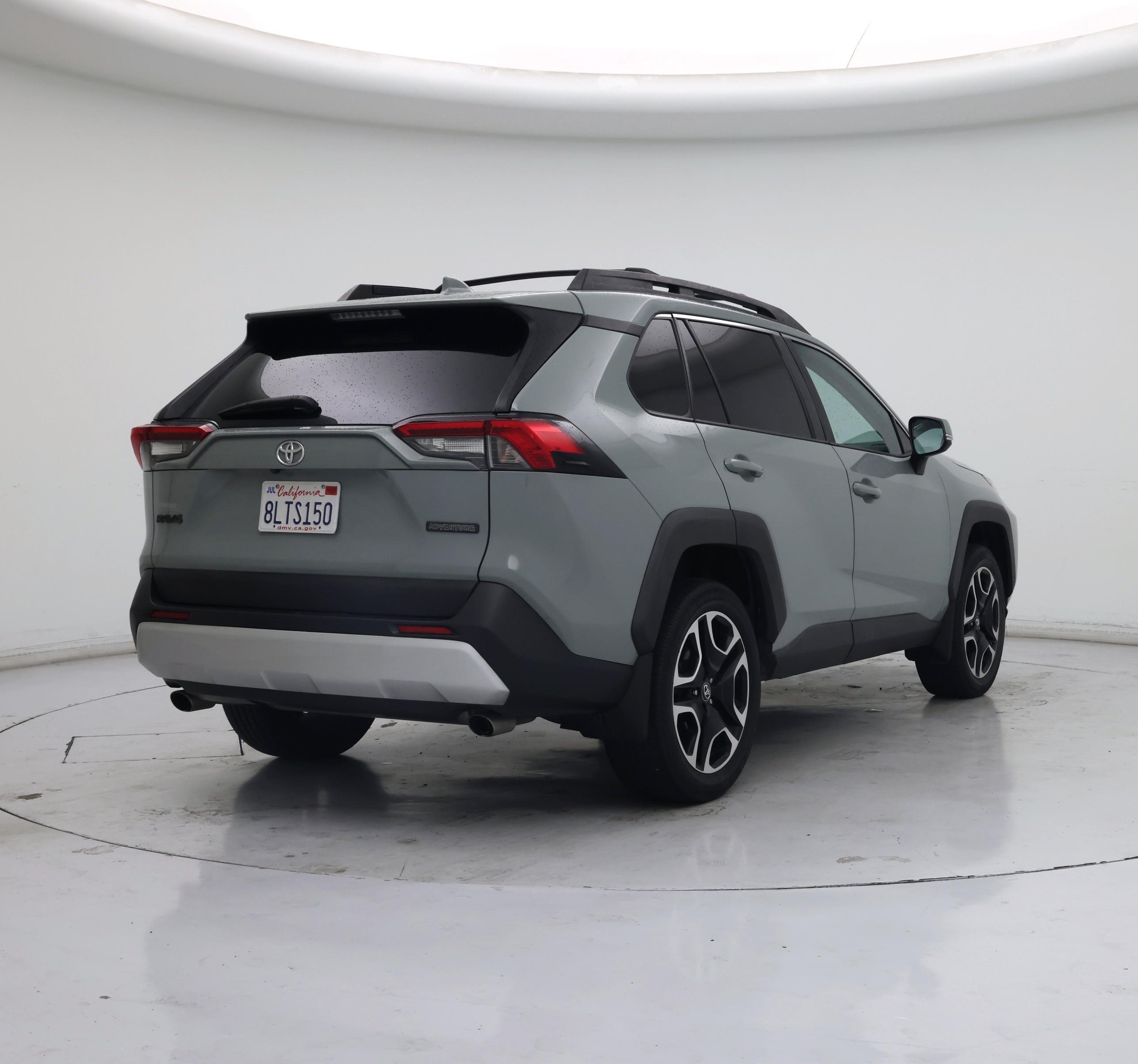 Thumbnail: 2019 Toyota RAV4 - 8