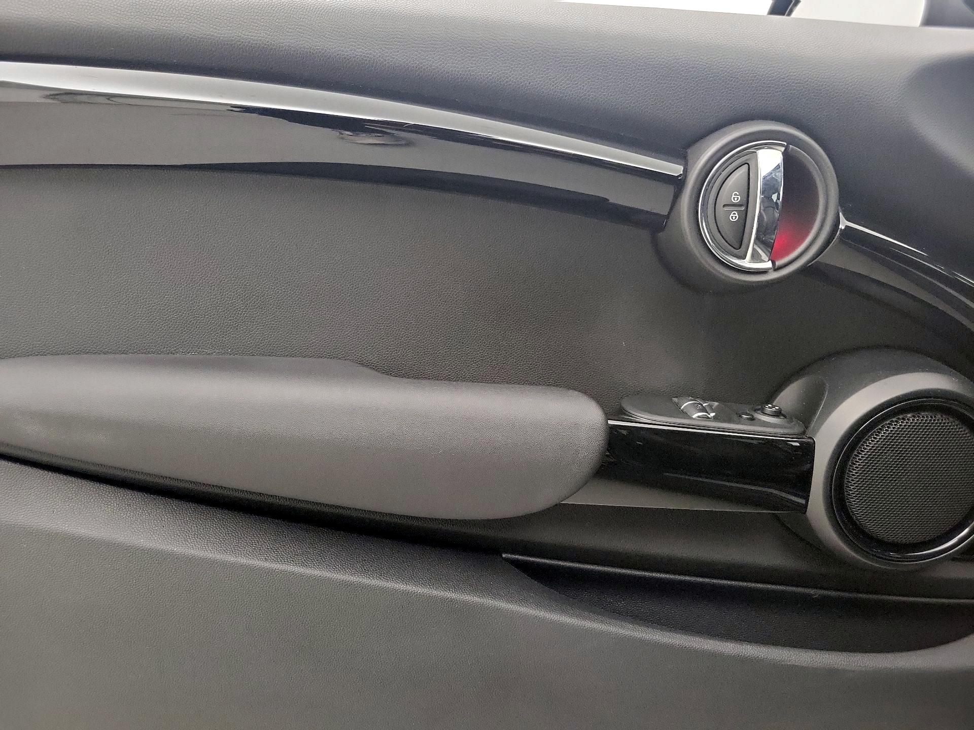 Thumbnail: 2019 MINI Cooper Hardtop - 12