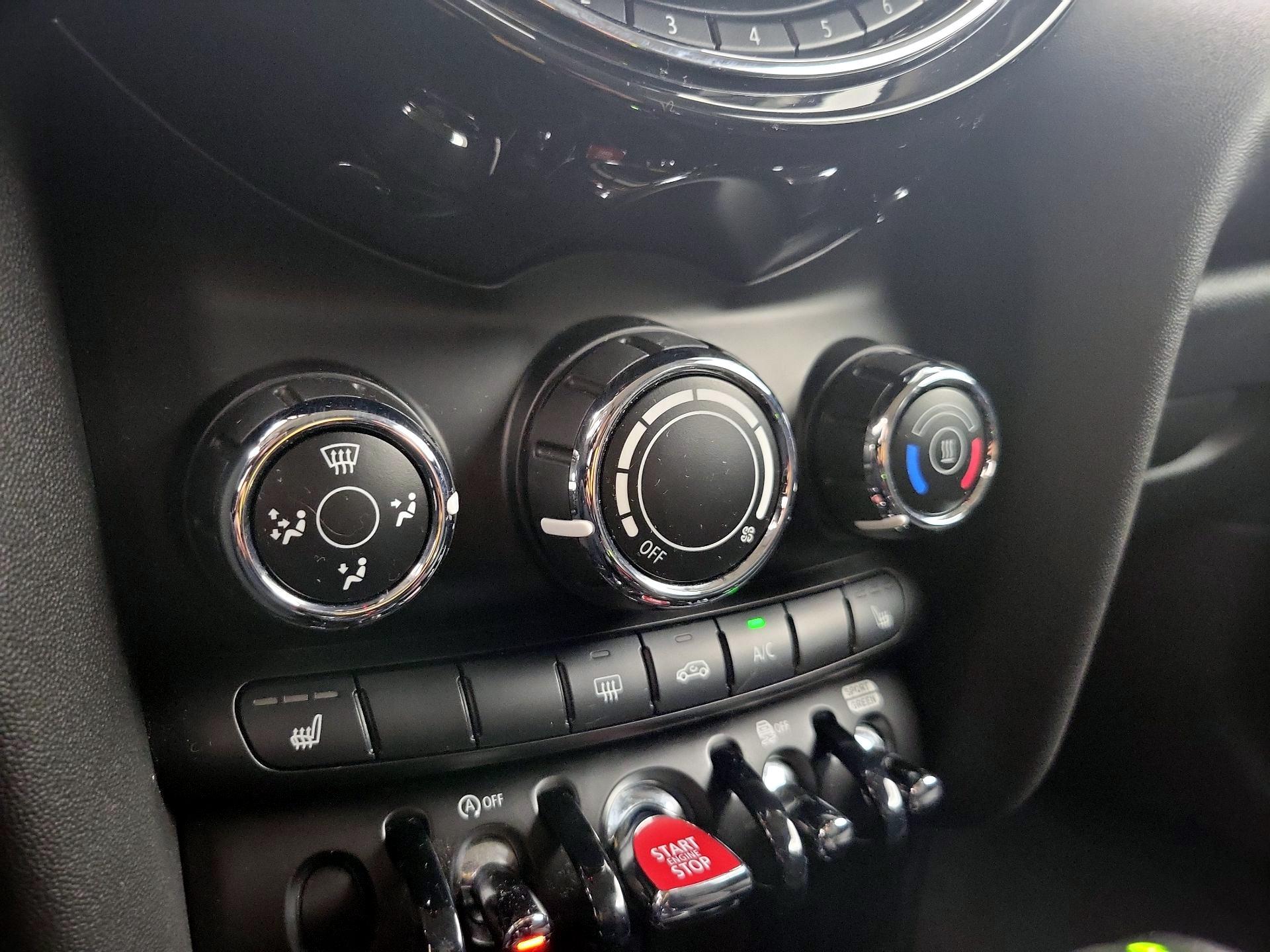 Thumbnail: 2019 MINI Cooper Hardtop - 16