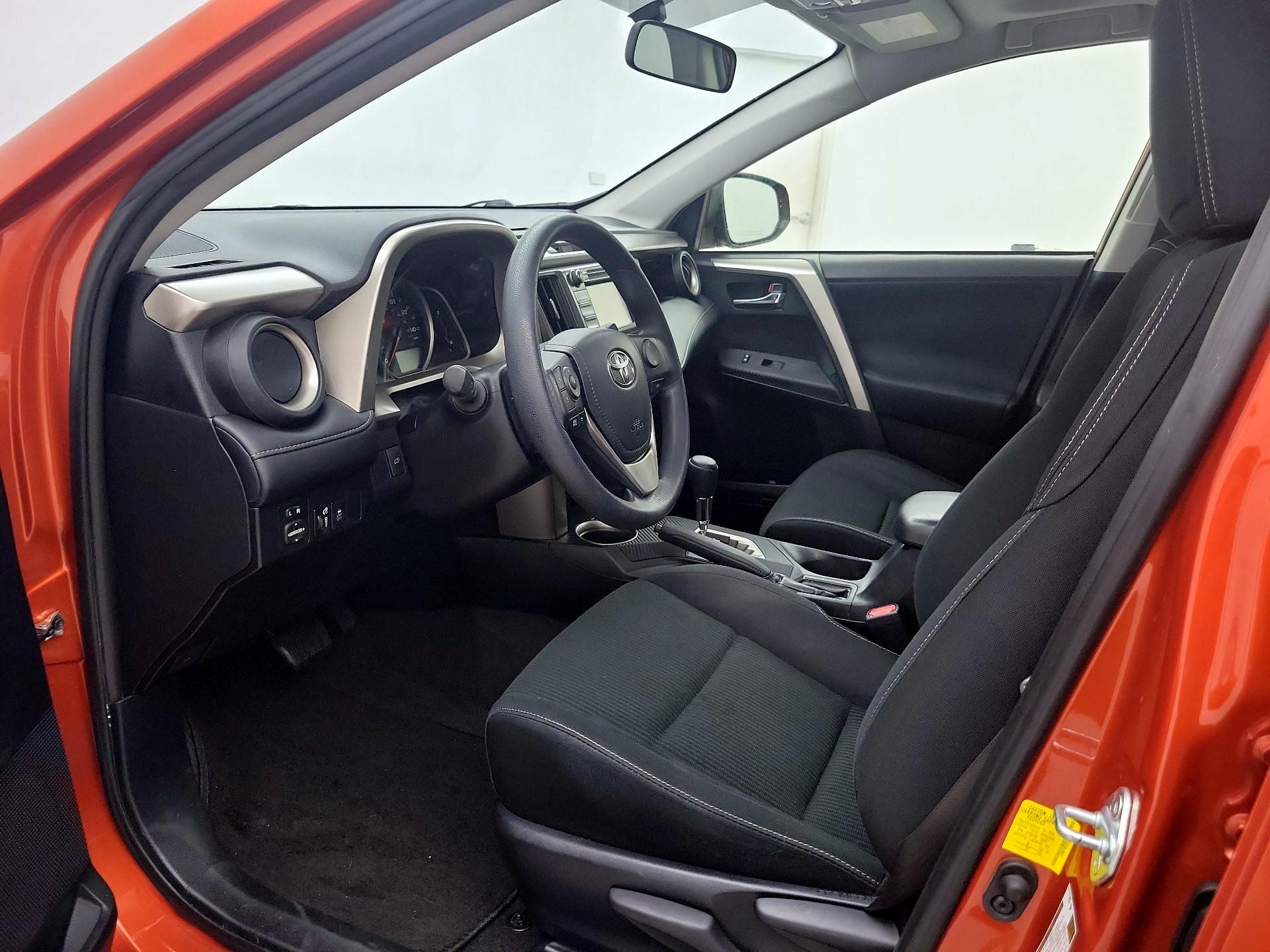 Thumbnail: 2015 Toyota RAV4 - 11