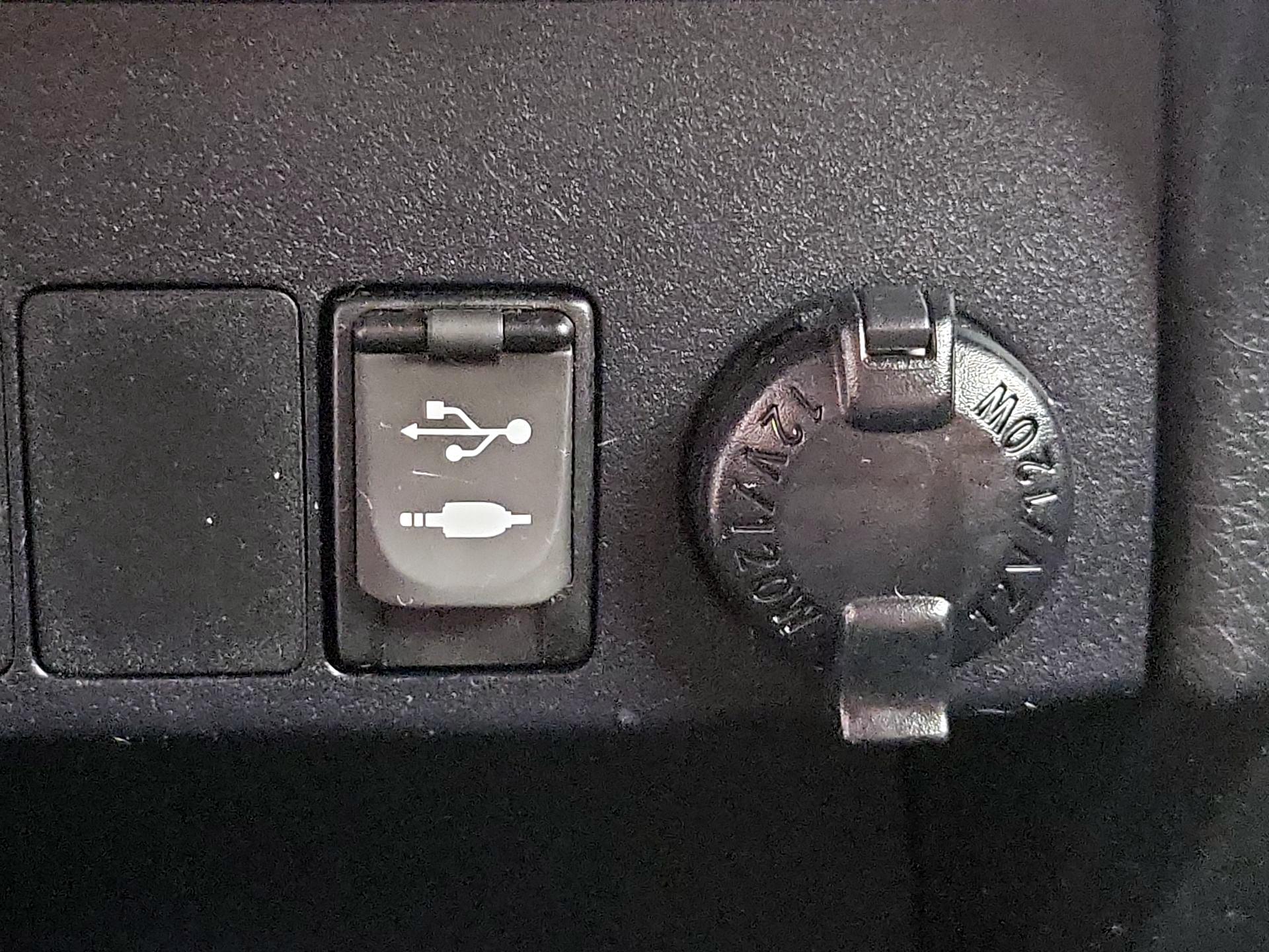 Thumbnail: 2015 Toyota RAV4 - 19