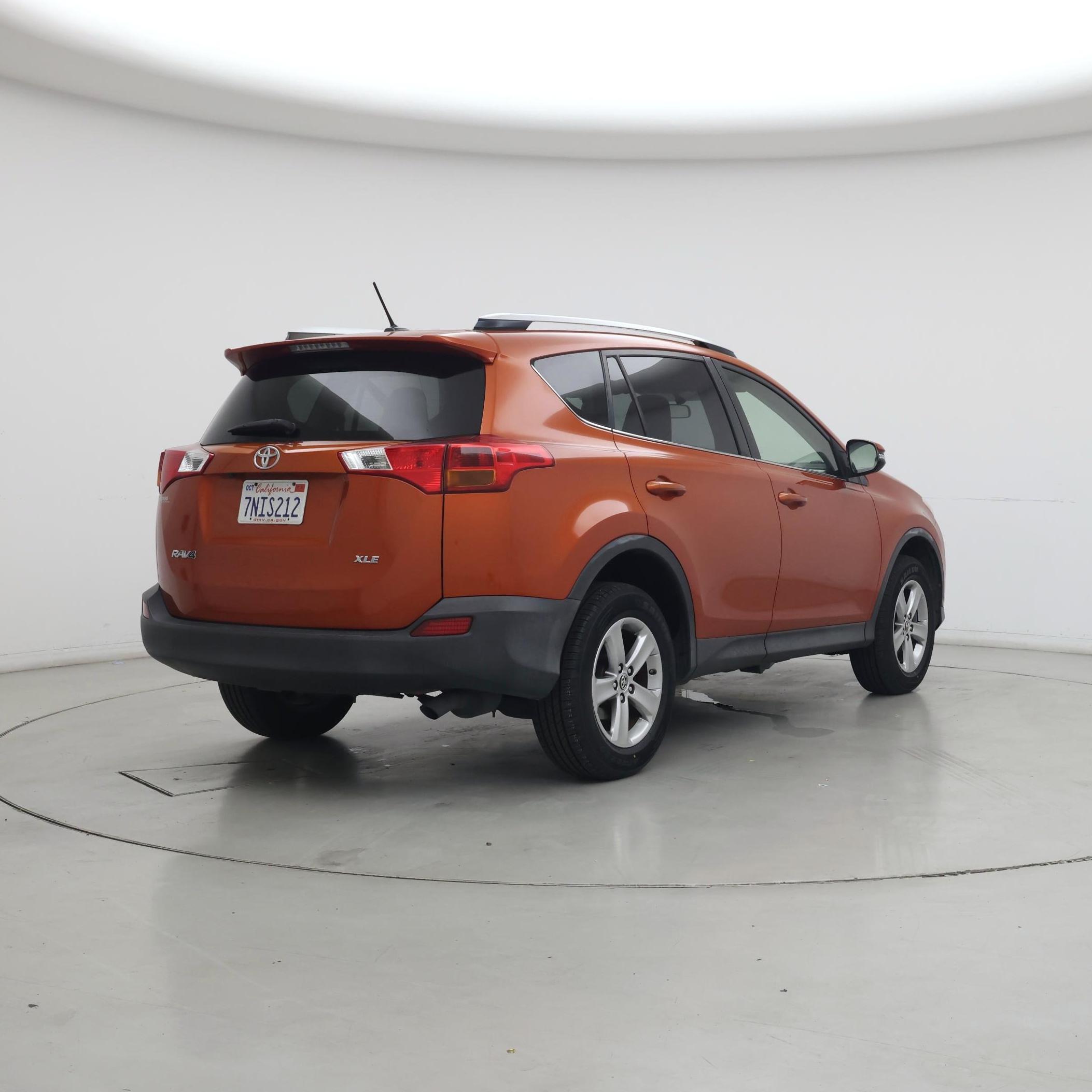 Thumbnail: 2015 Toyota RAV4 - 8