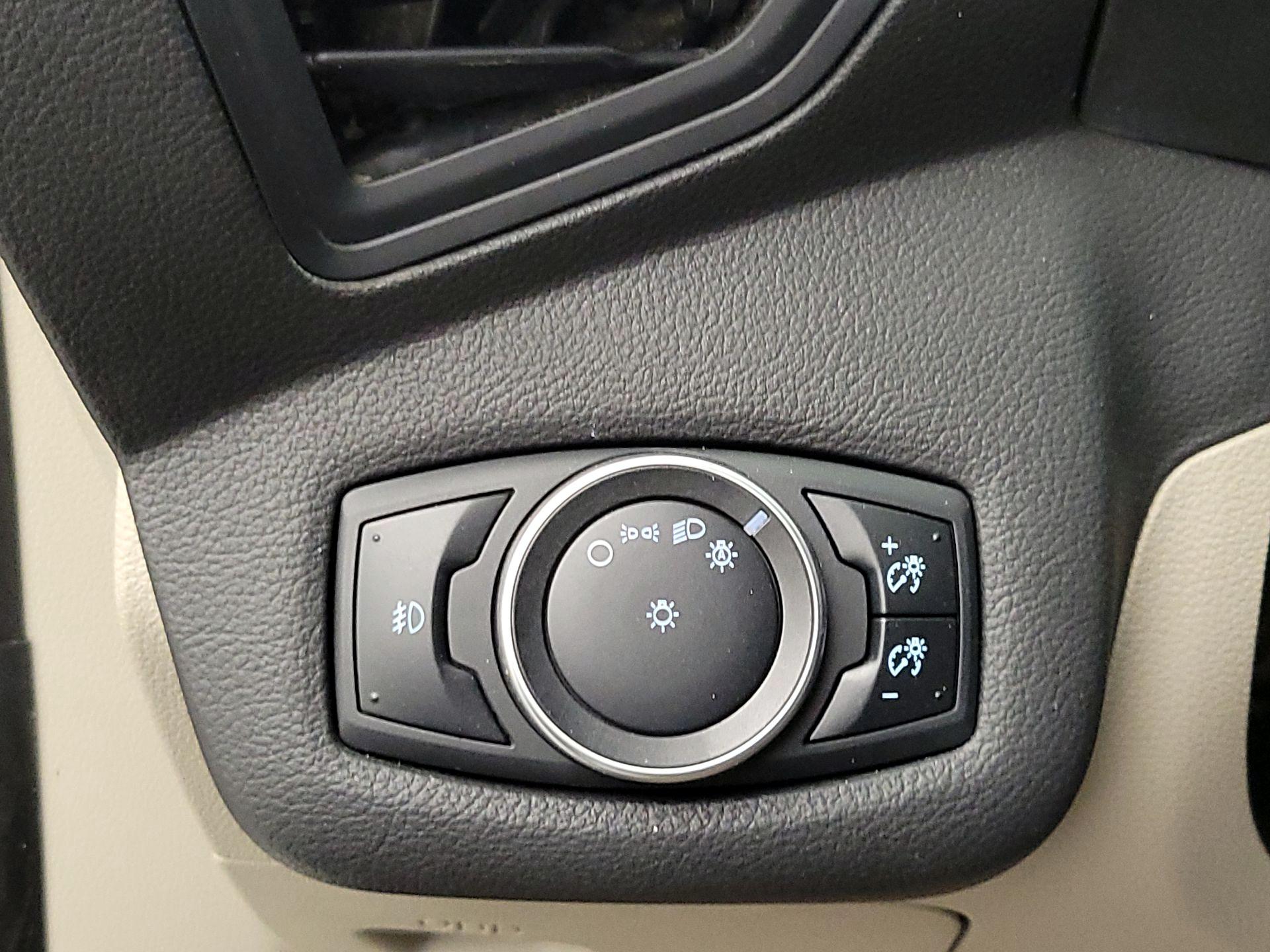 Thumbnail: 2016 Ford C-Max - 13