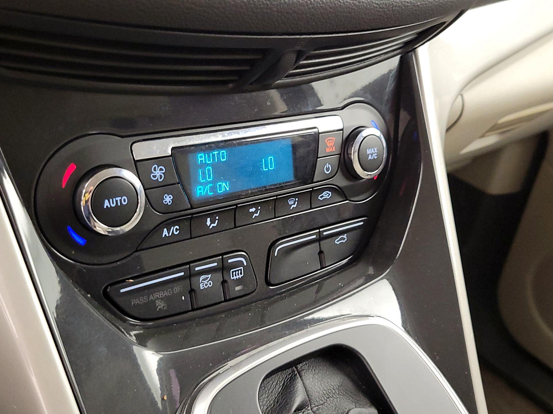 Thumbnail: 2016 Ford C-Max - 16