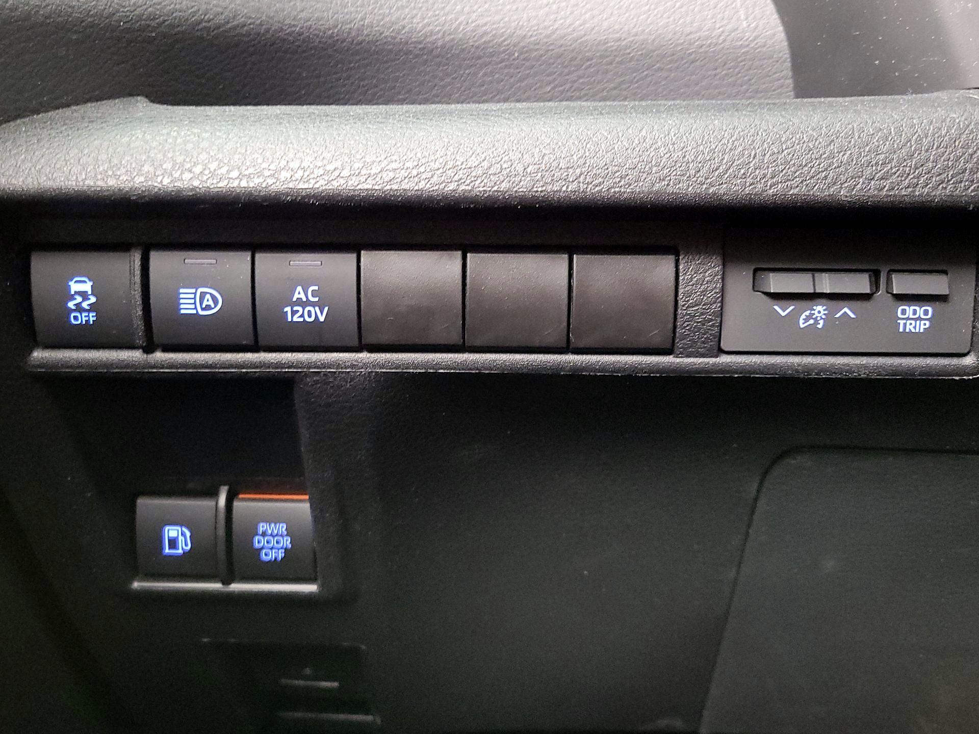 Thumbnail: 2024 Toyota Sienna - 13