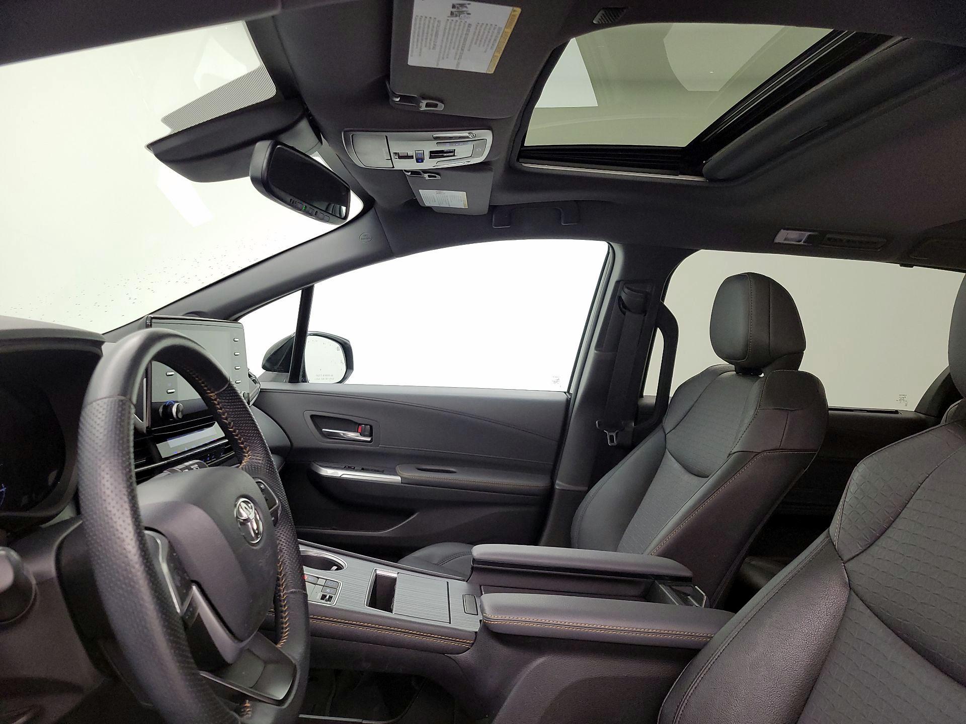 Thumbnail: 2024 Toyota Sienna - 20