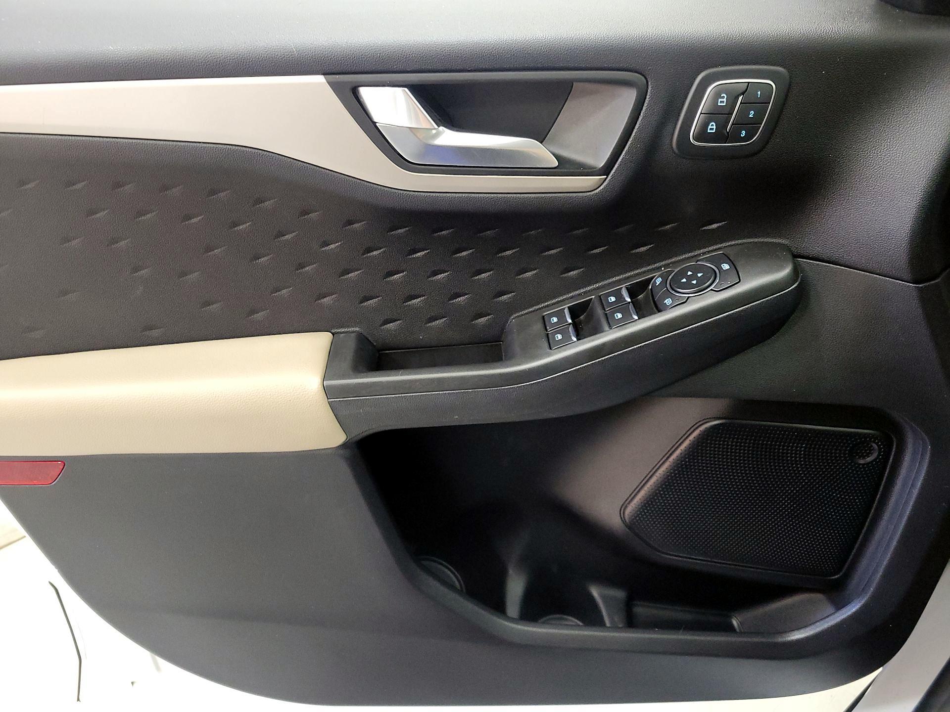 Thumbnail: 2020 Ford Escape - 12