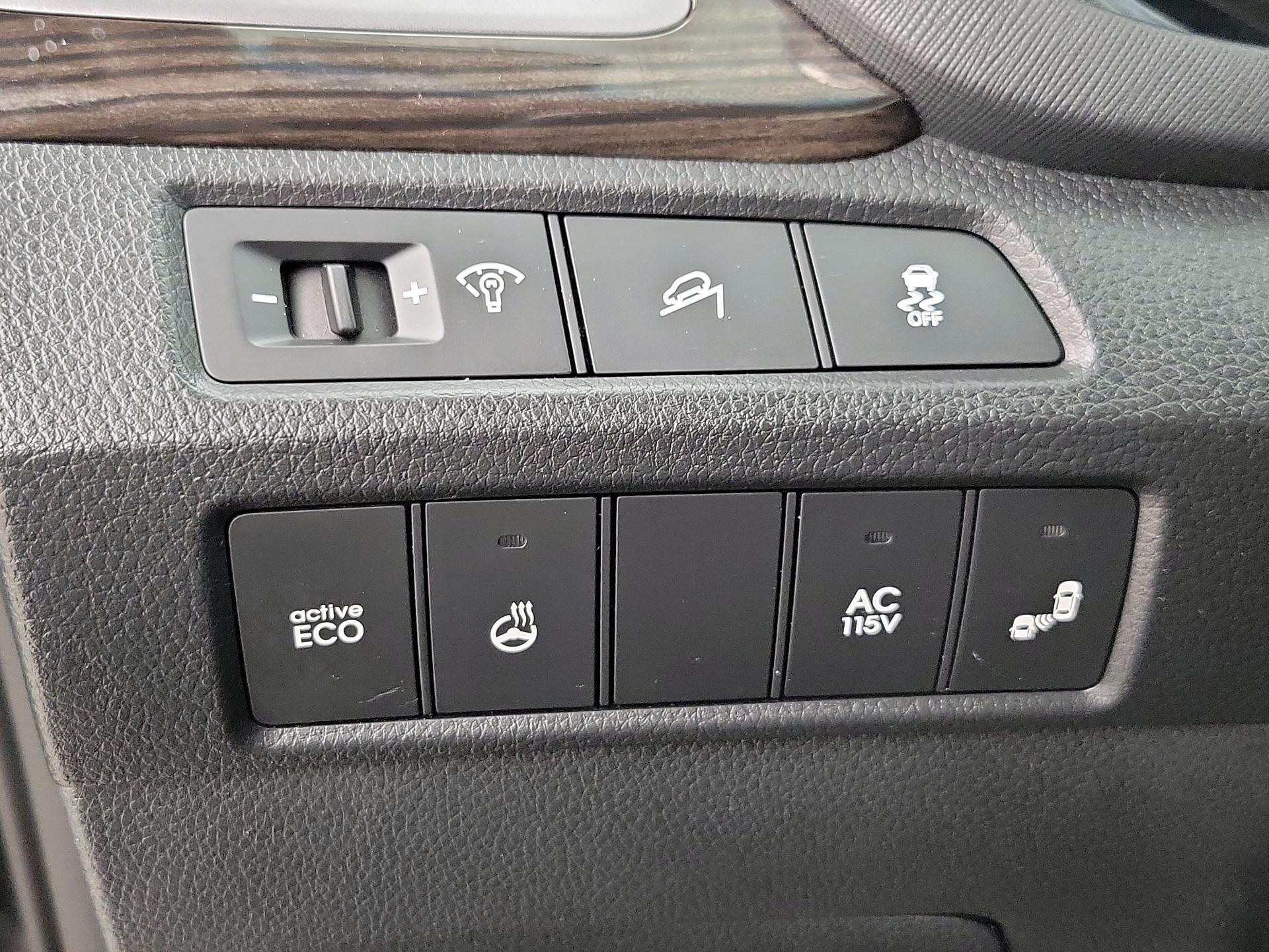 Thumbnail: 2015 Hyundai Santa Fe - 13