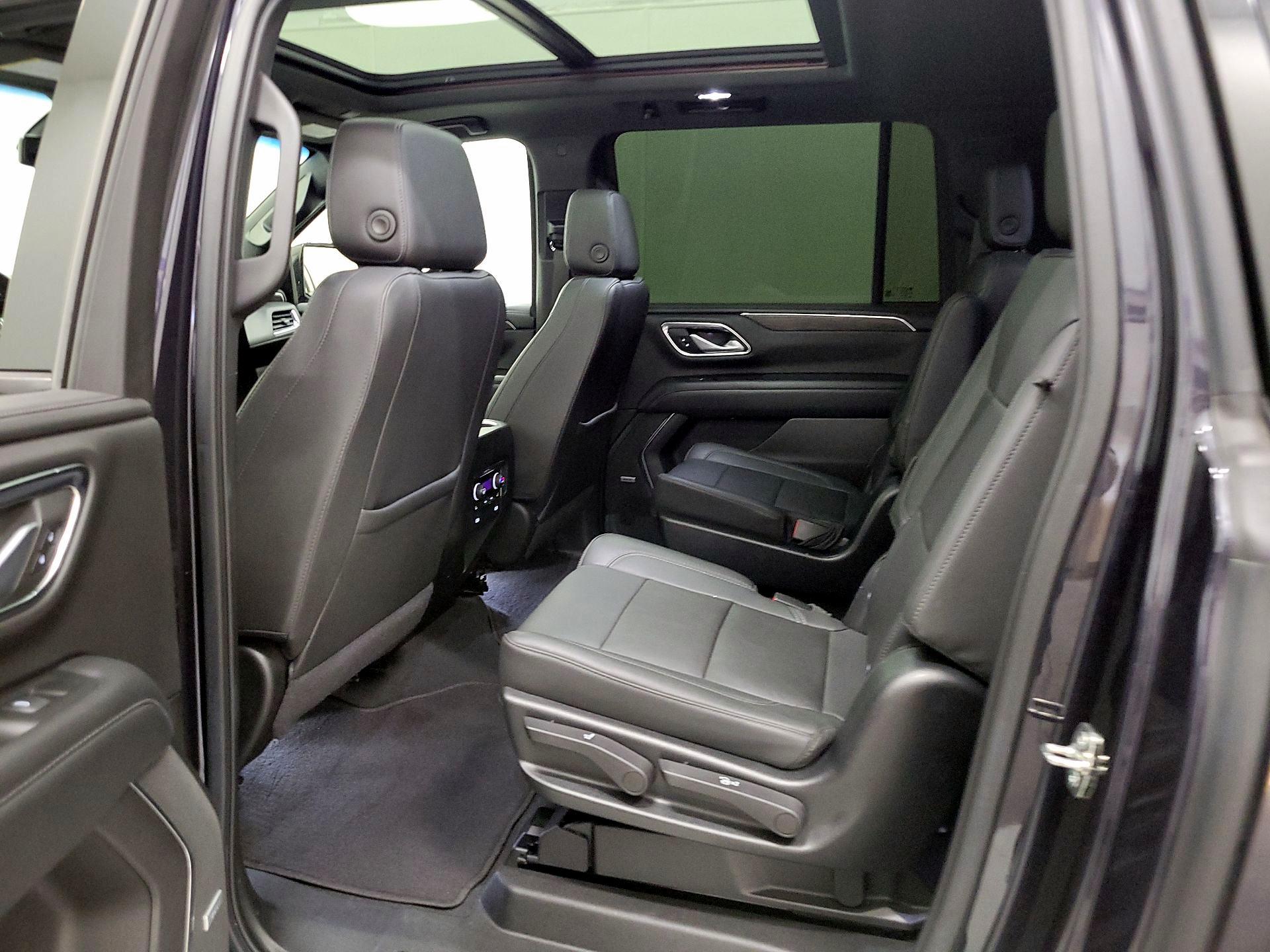 Thumbnail: 2022 Chevrolet Suburban - 20