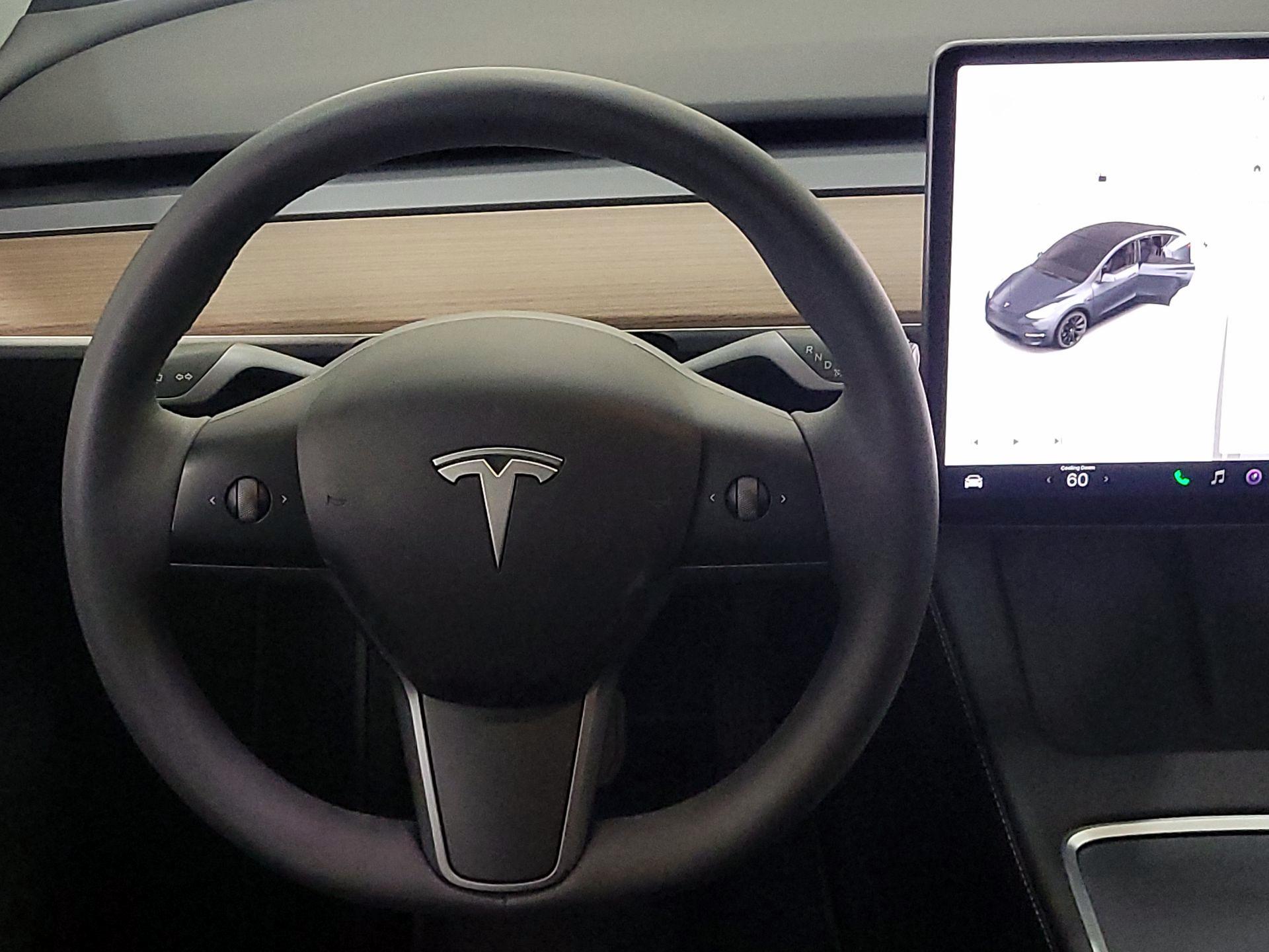 Thumbnail: 2023 Tesla Model Y - 10