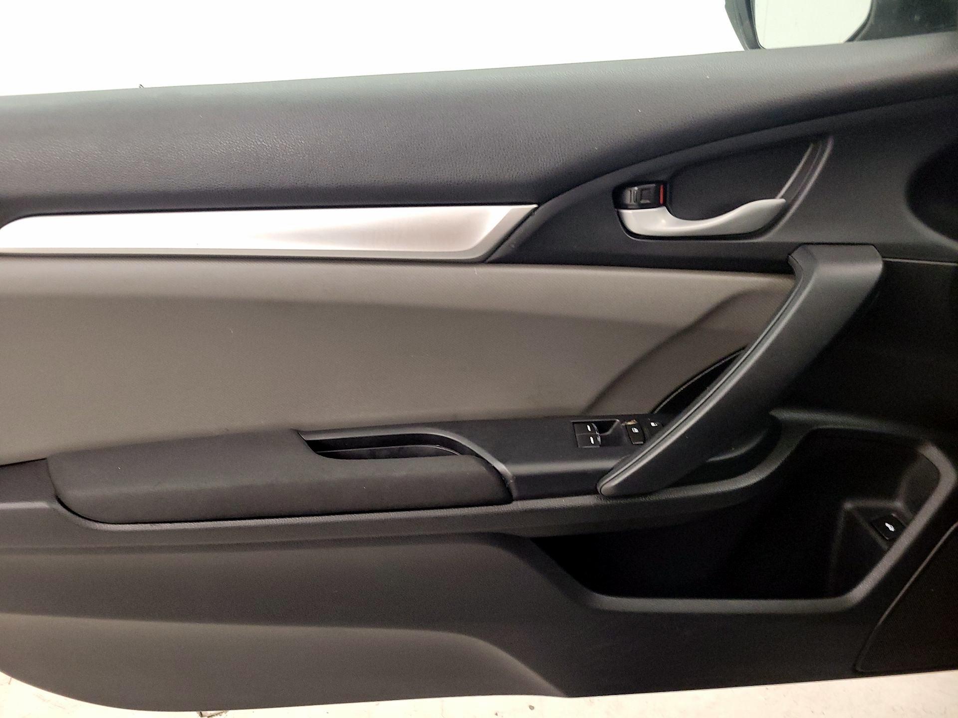 Thumbnail: 2016 Honda Civic - 12