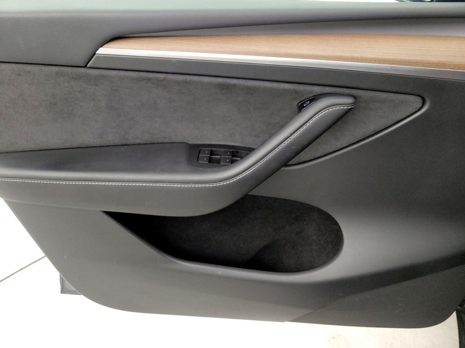 Thumbnail: 2023 Tesla Model Y - 12