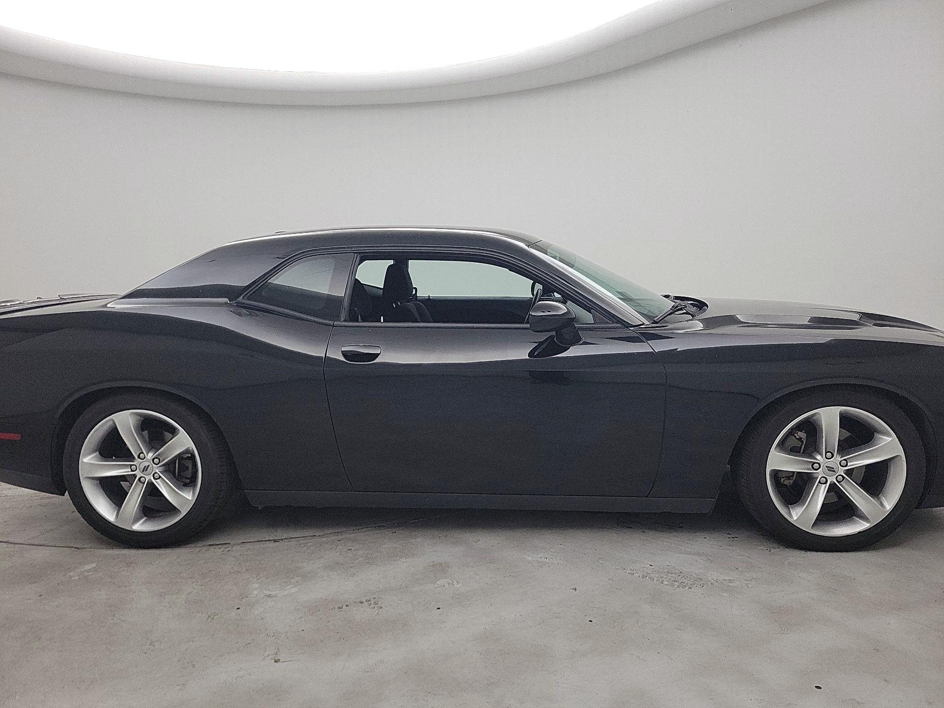 Thumbnail: 2017 Dodge Challenger - 4