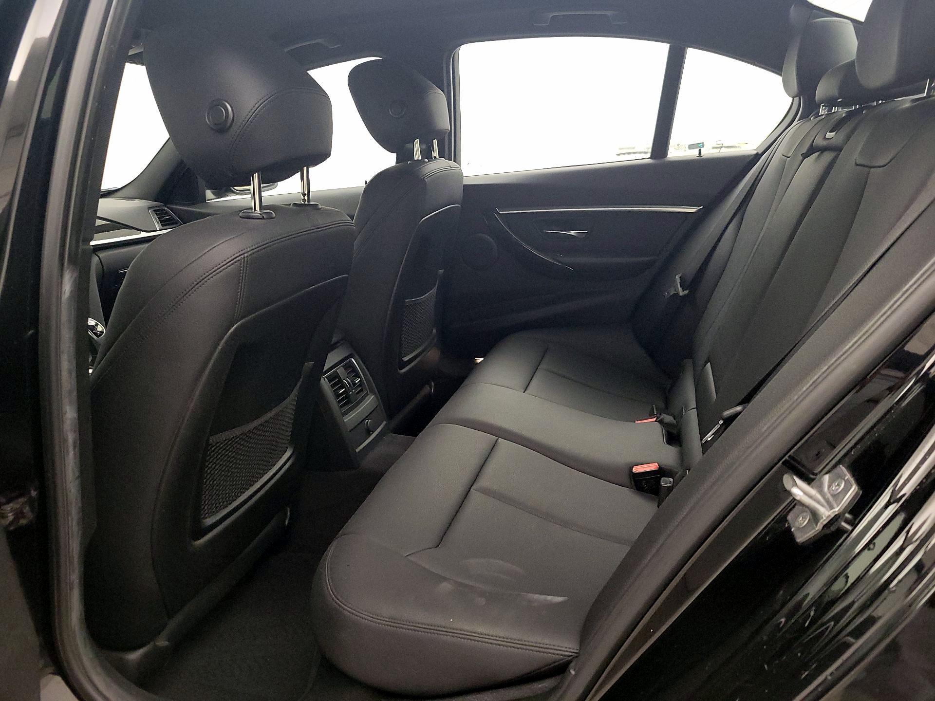 Thumbnail: 2016 BMW 3 Series - 19