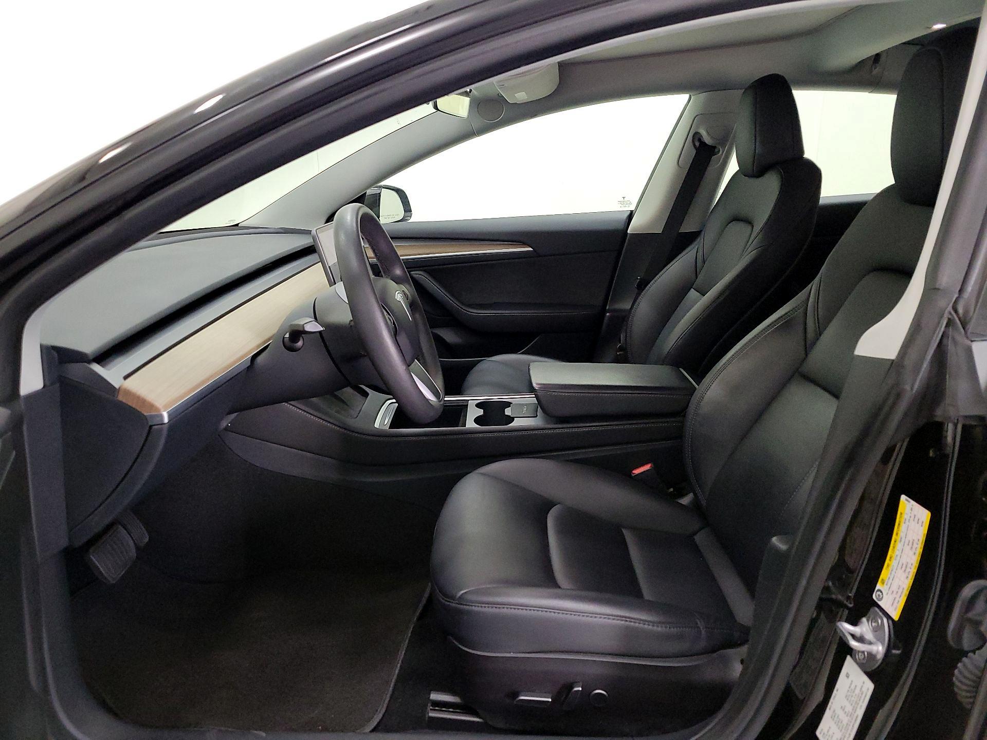 Thumbnail: 2023 Tesla Model 3 - 11