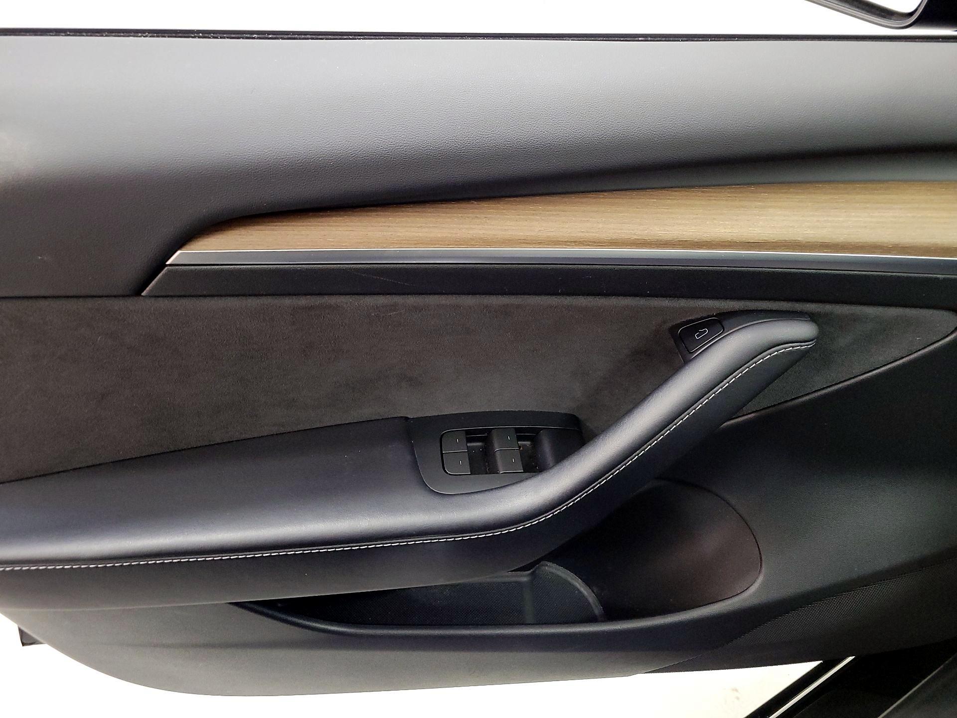 Thumbnail: 2023 Tesla Model 3 - 12