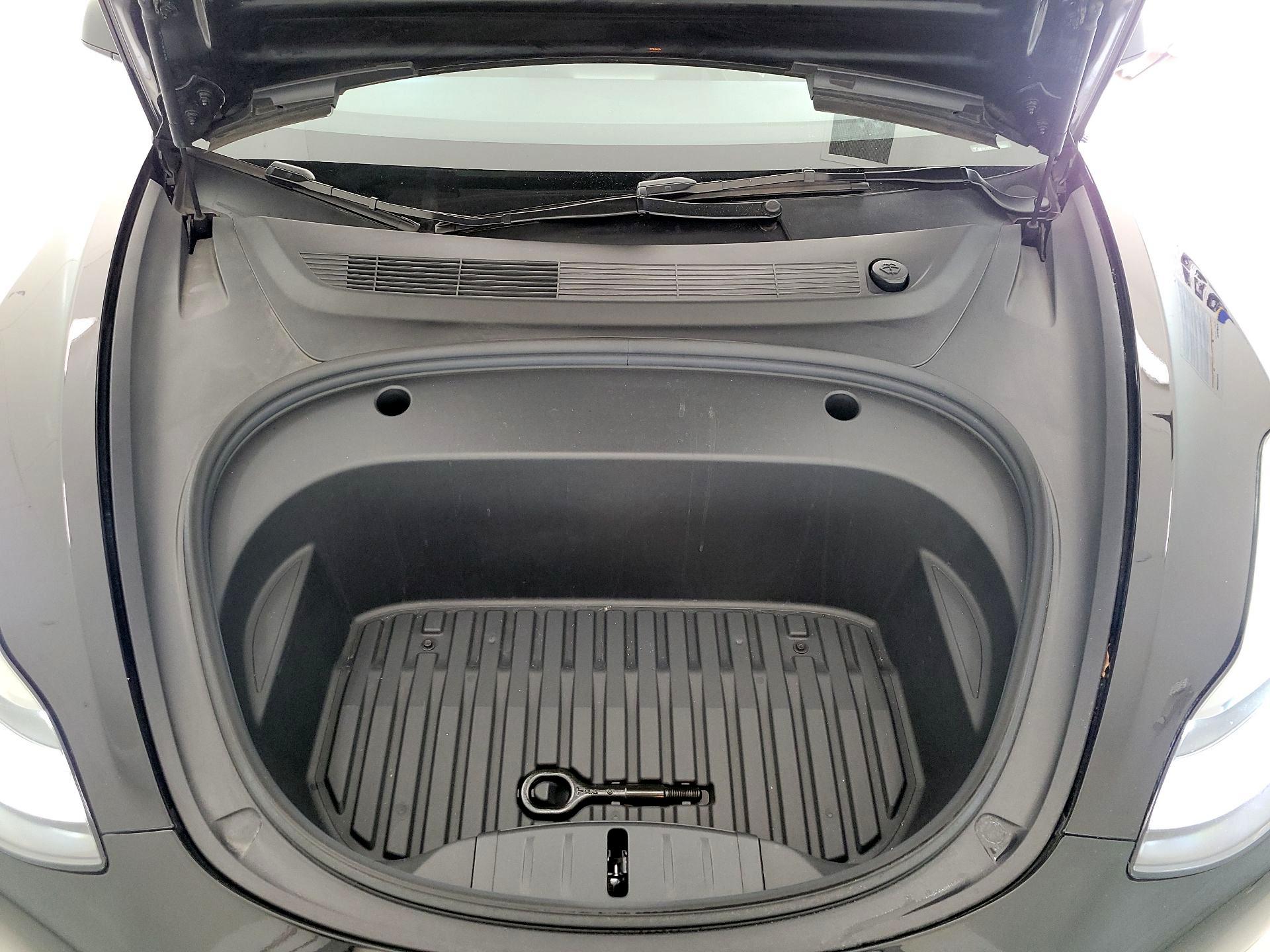 Thumbnail: 2023 Tesla Model 3 - 20