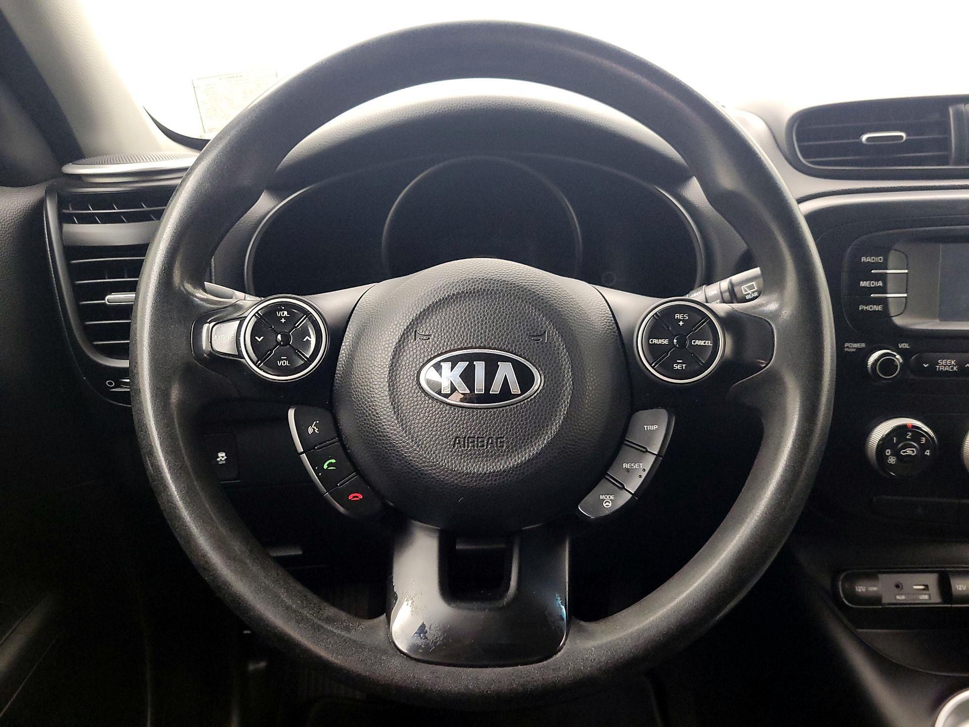 Thumbnail: 2016 Kia Soul - 10