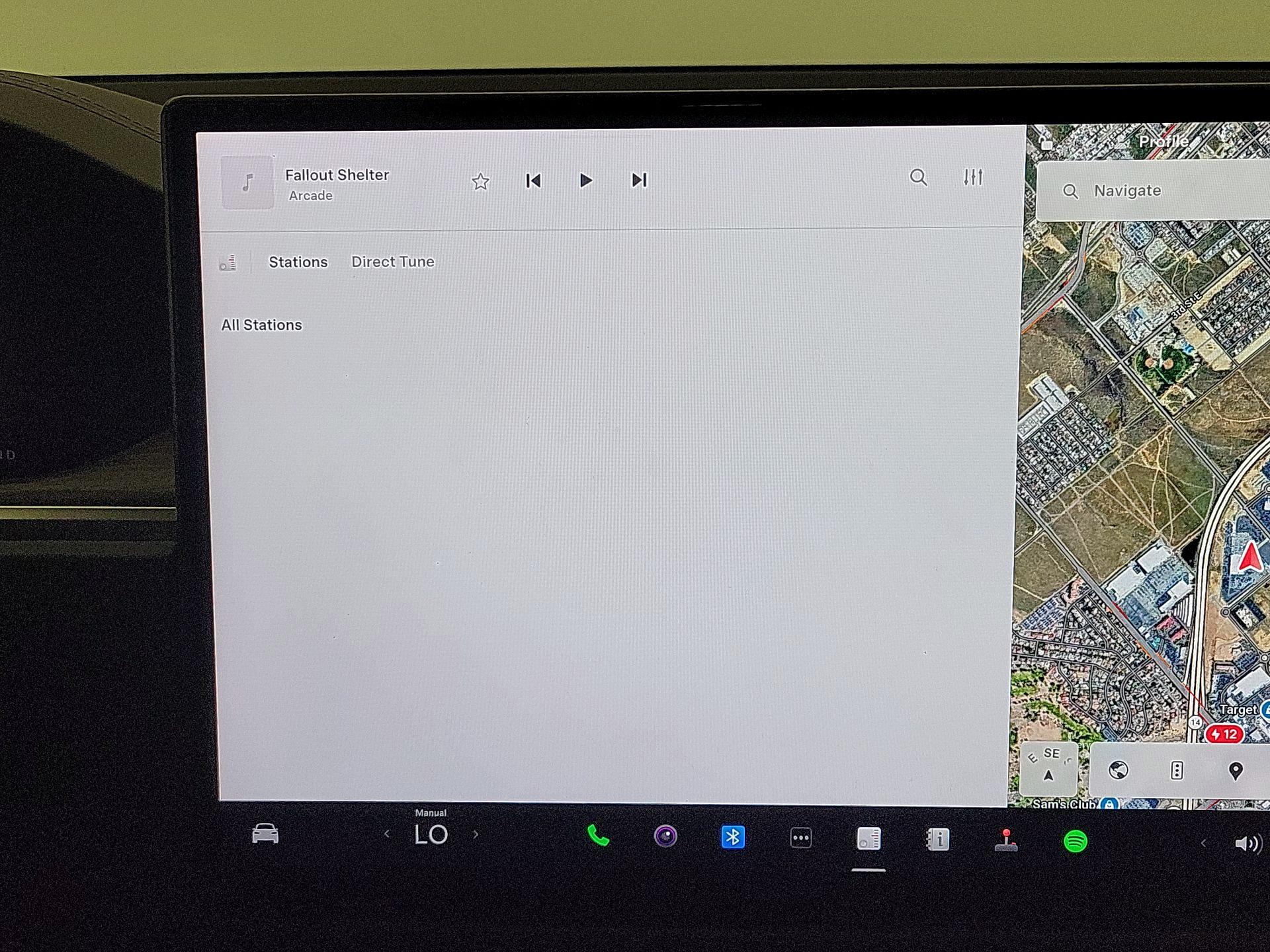 Thumbnail: 2022 Tesla Model X - 15