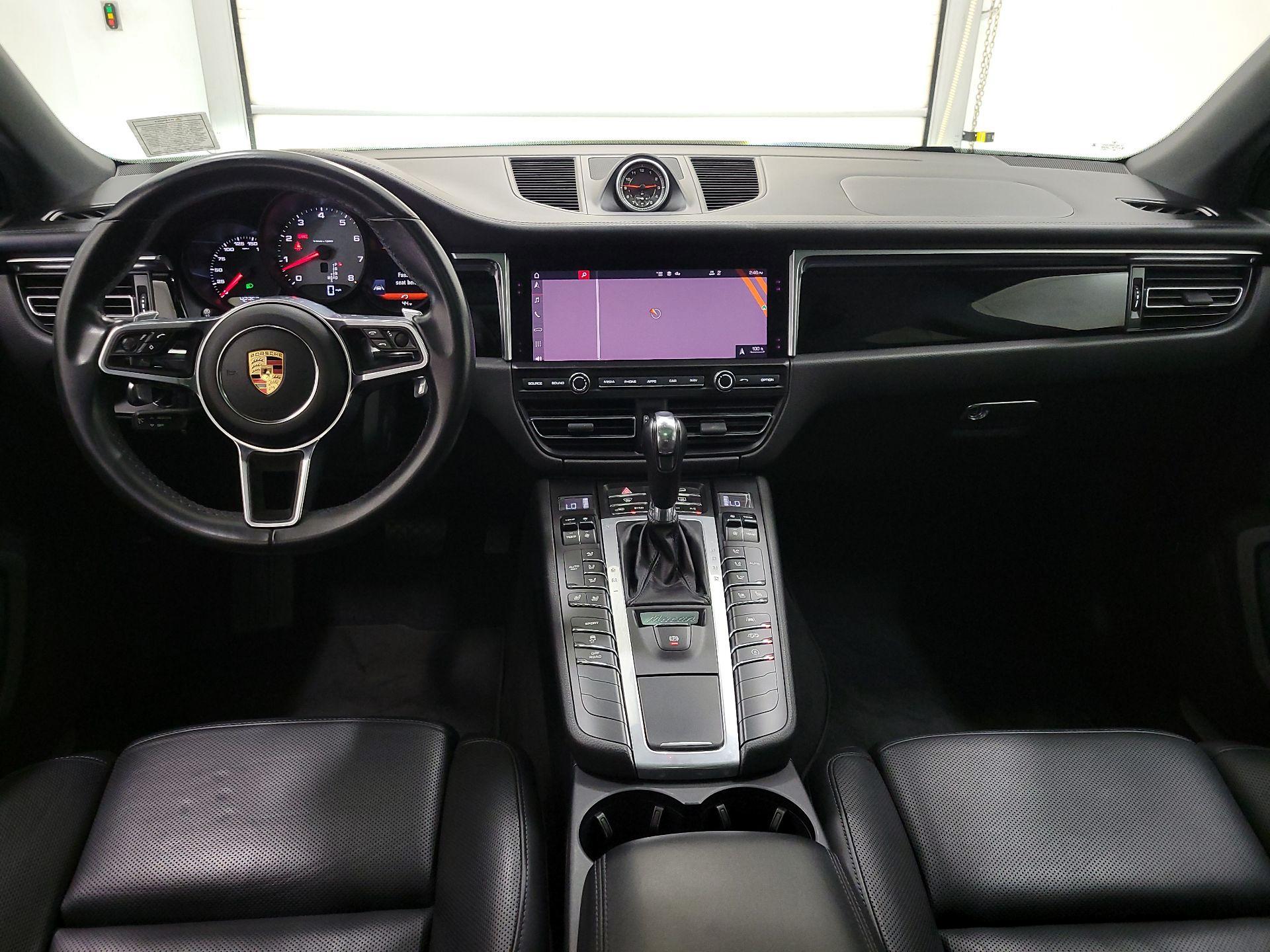 Thumbnail: 2020 Porsche Macan - 9