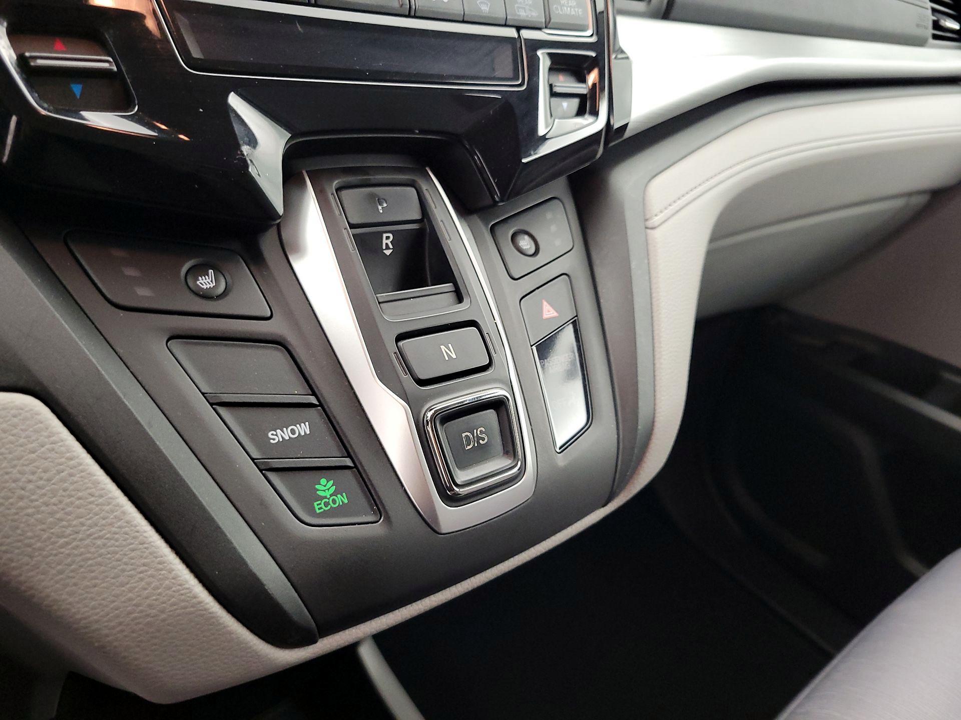 Thumbnail: 2019 Honda Odyssey - 17