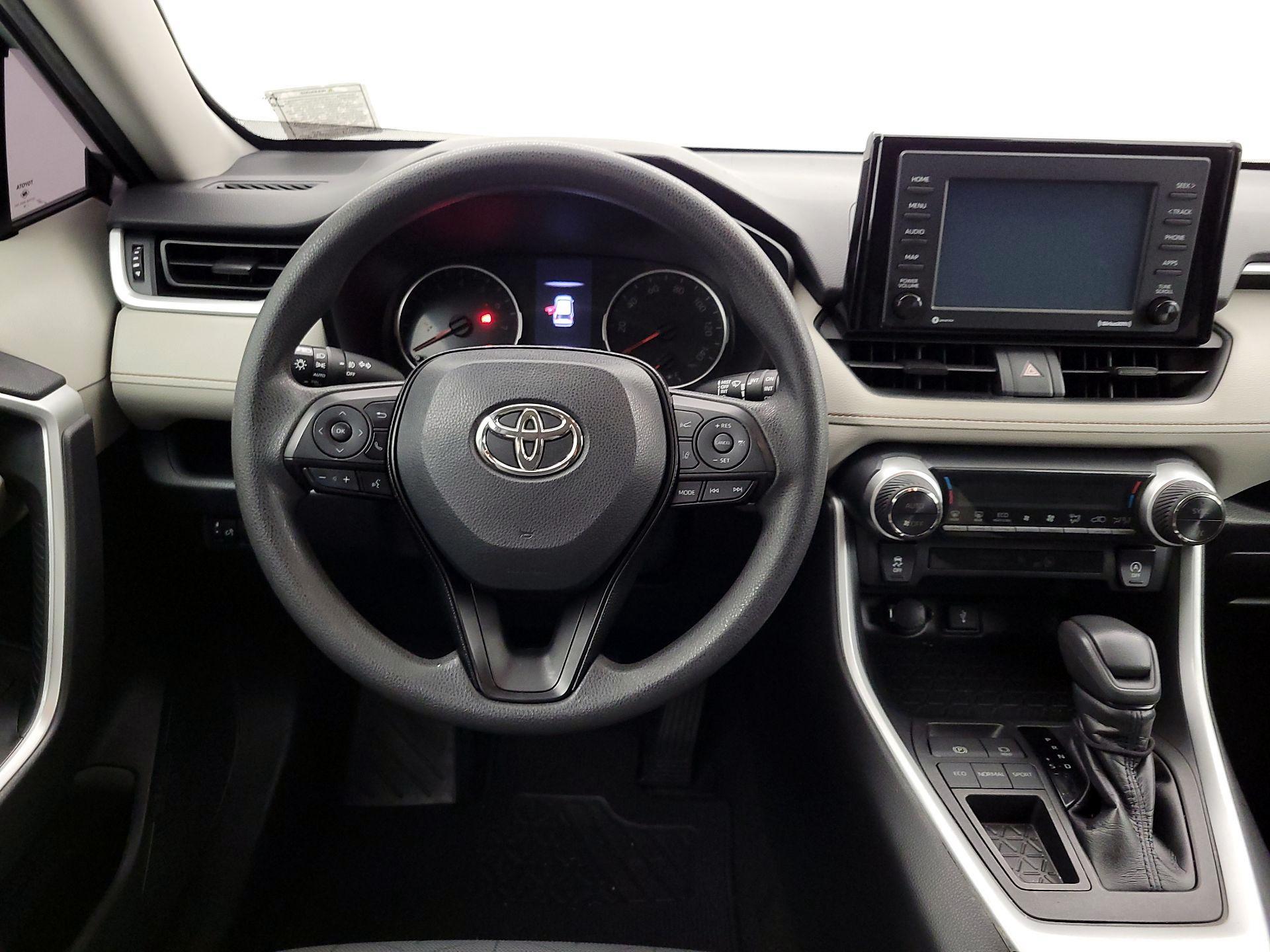 Thumbnail: 2020 Toyota RAV4 - 10