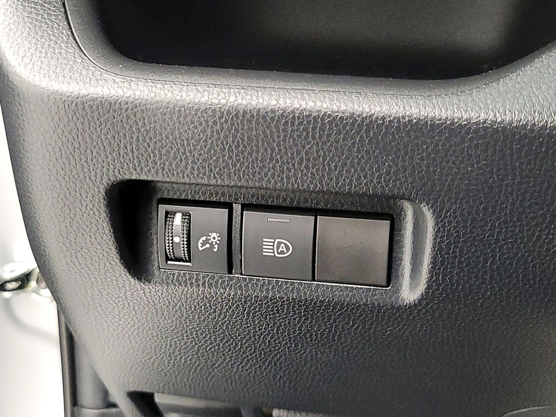 Thumbnail: 2020 Toyota RAV4 - 13