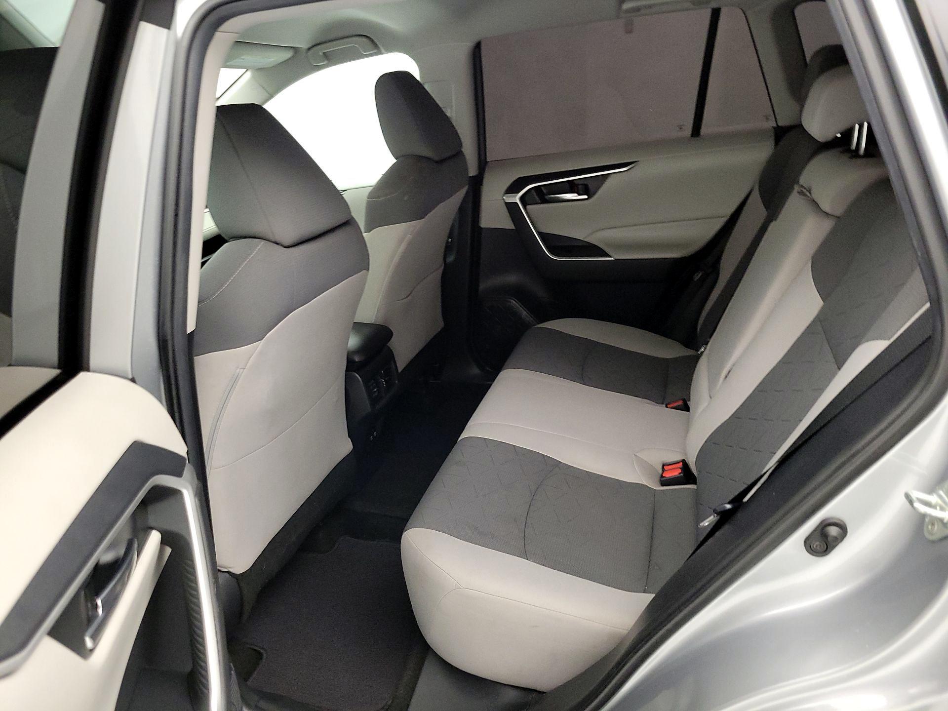 Thumbnail: 2020 Toyota RAV4 - 18