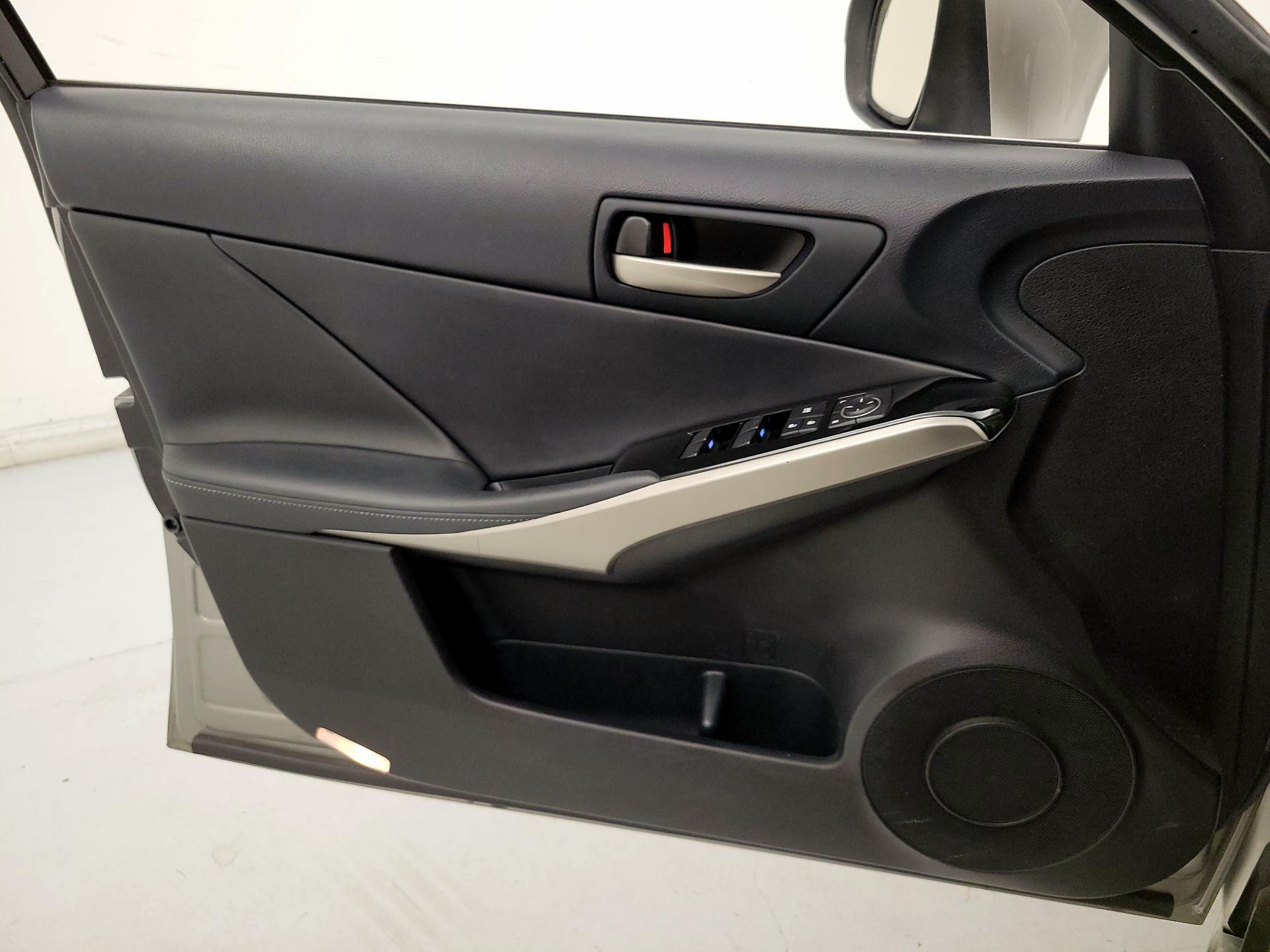 Thumbnail: 2020 Lexus IS - 12