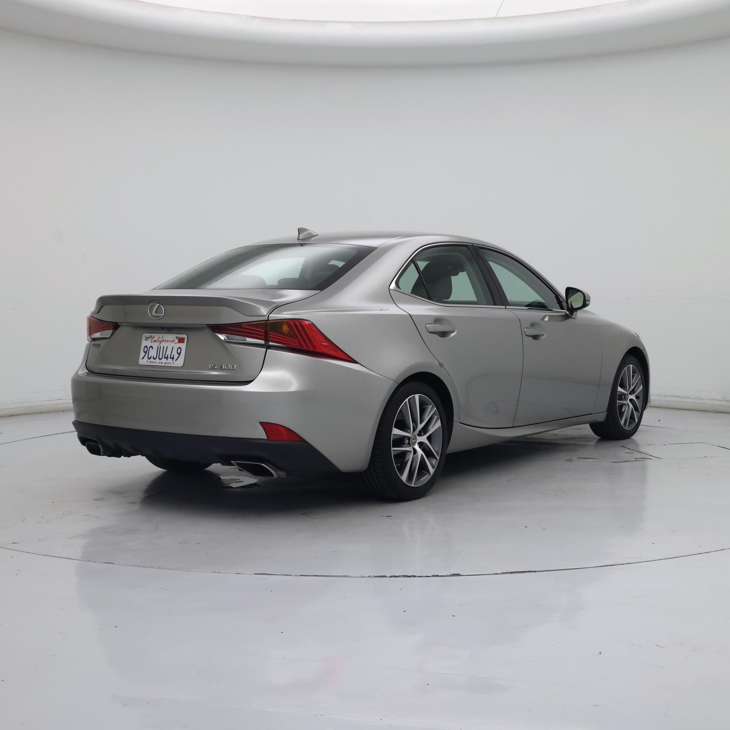 Thumbnail: 2020 Lexus IS - 8