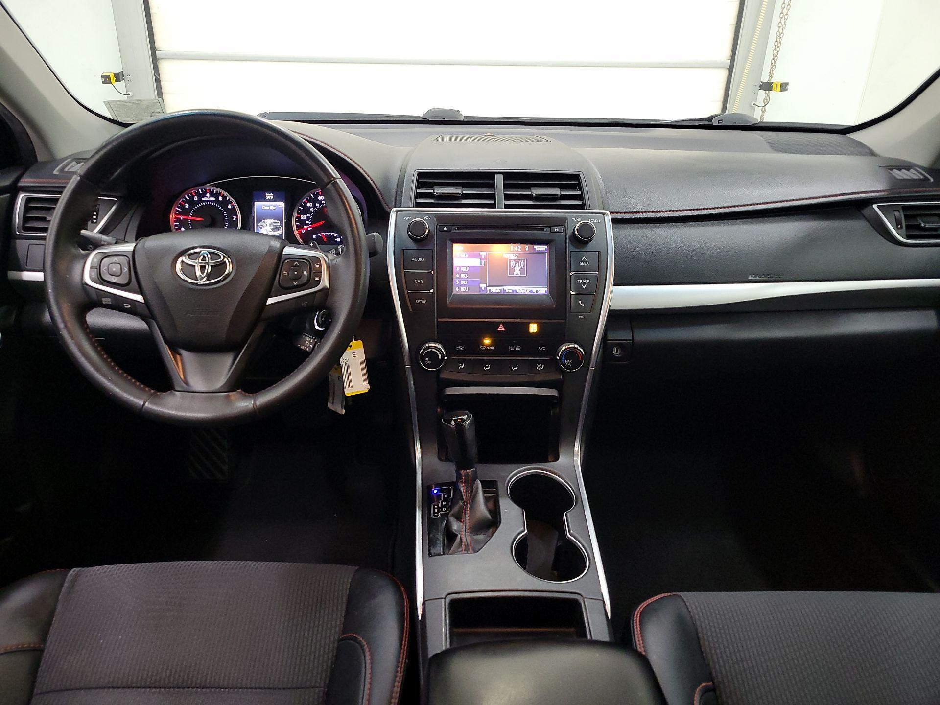 Thumbnail: 2017 Toyota Camry - 9
