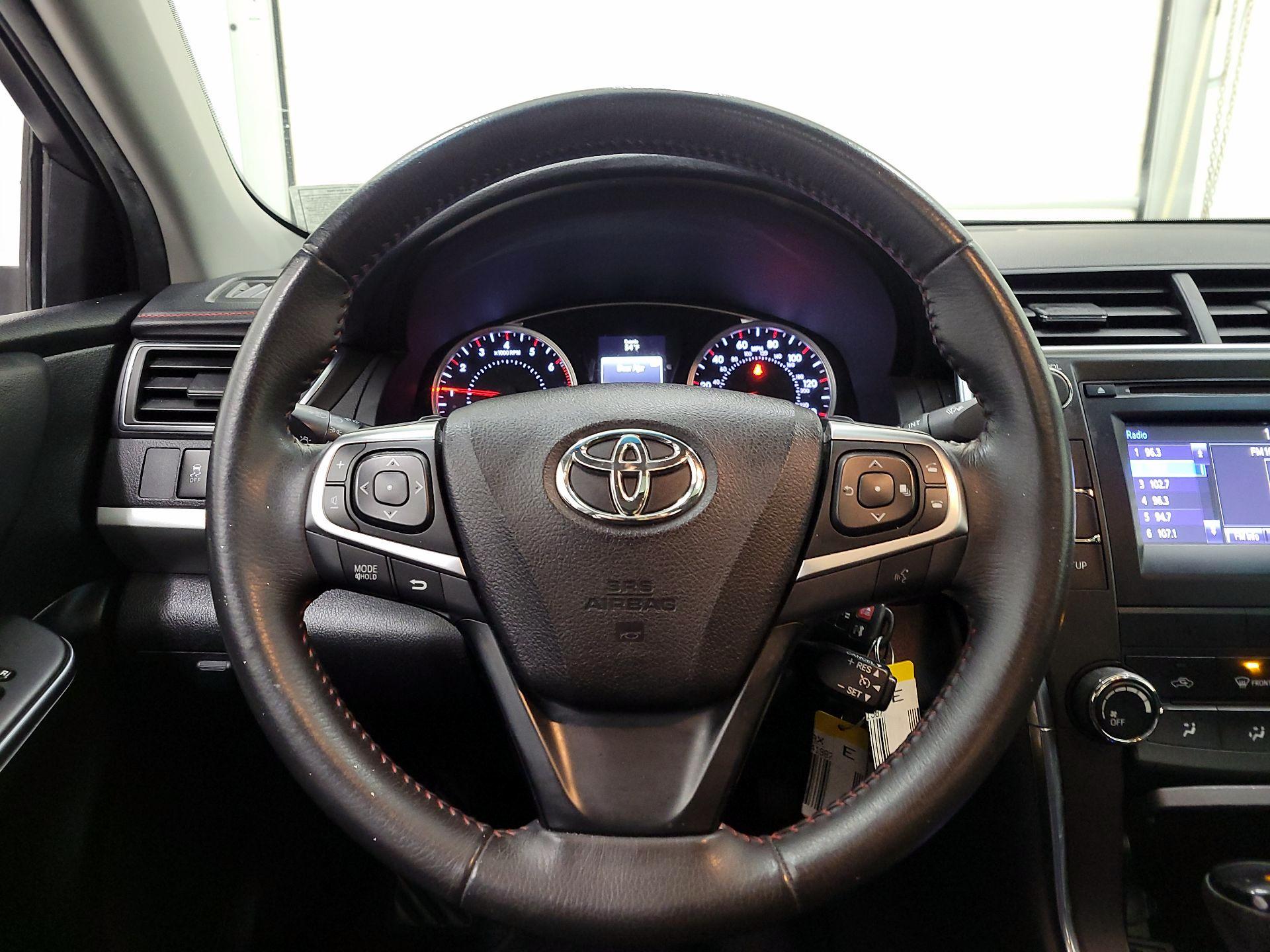 Thumbnail: 2017 Toyota Camry - 10
