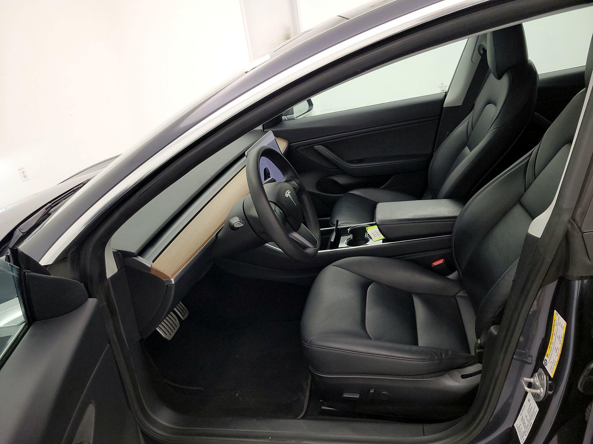 Thumbnail: 2020 Tesla Model 3 - 11