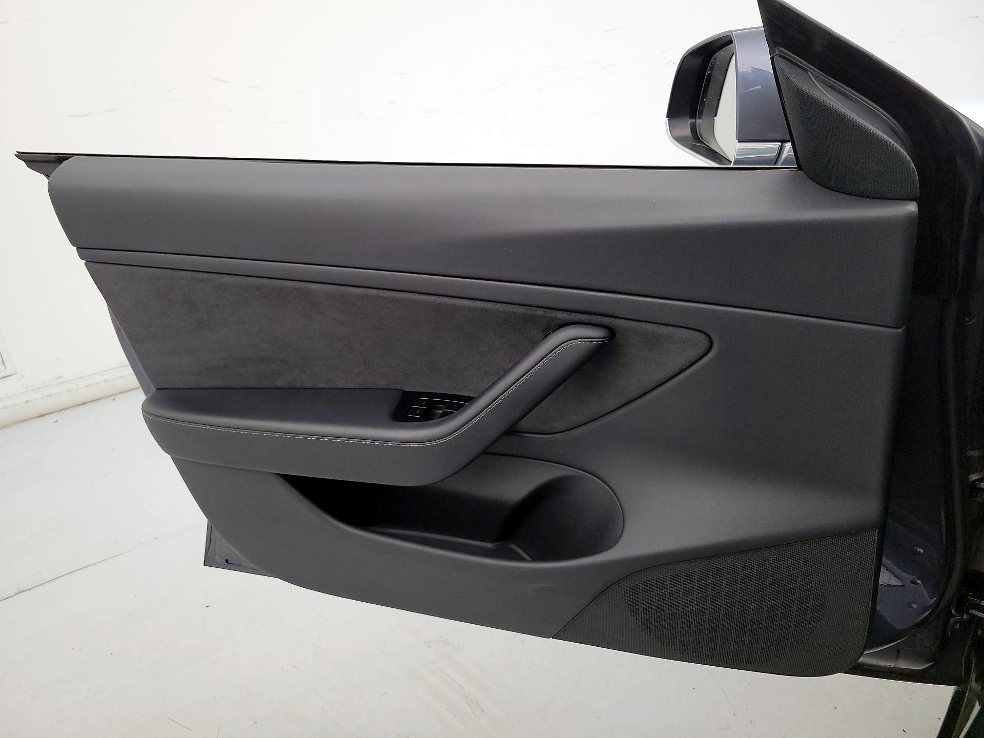 Thumbnail: 2020 Tesla Model 3 - 12