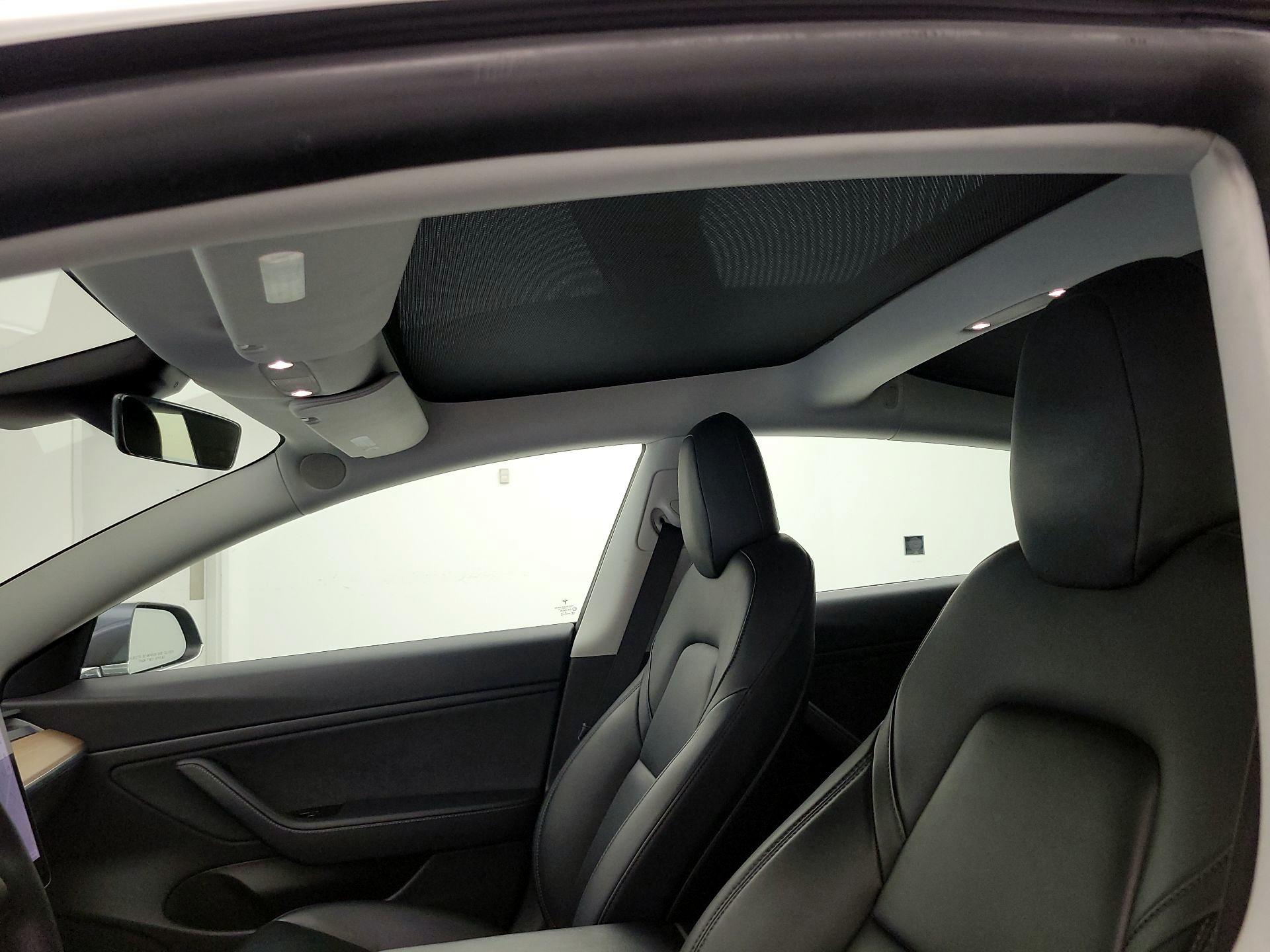 Thumbnail: 2020 Tesla Model 3 - 18