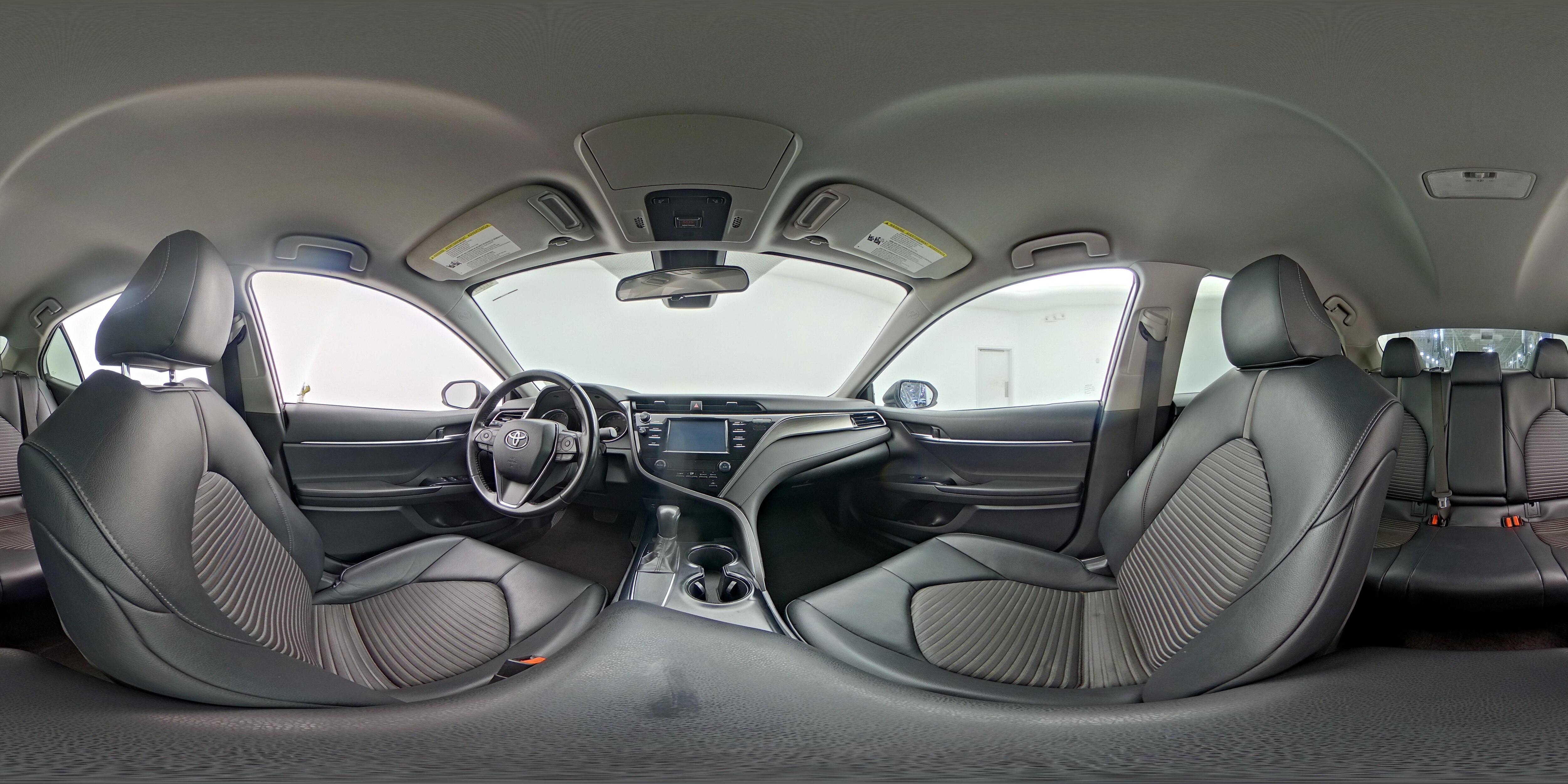 2019 Toyota Camry SE - Photo 23