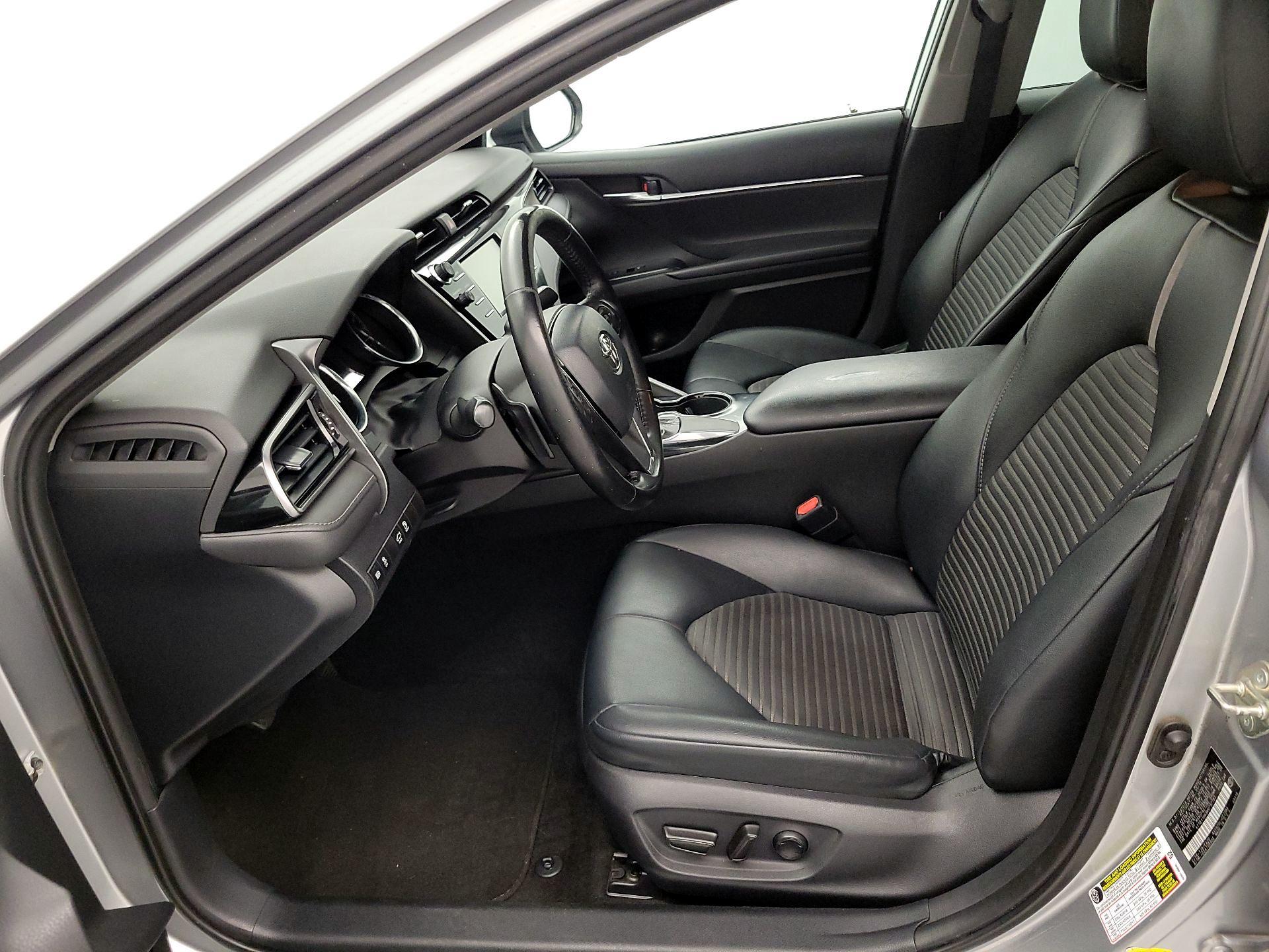 Thumbnail: 2019 Toyota Camry - 11