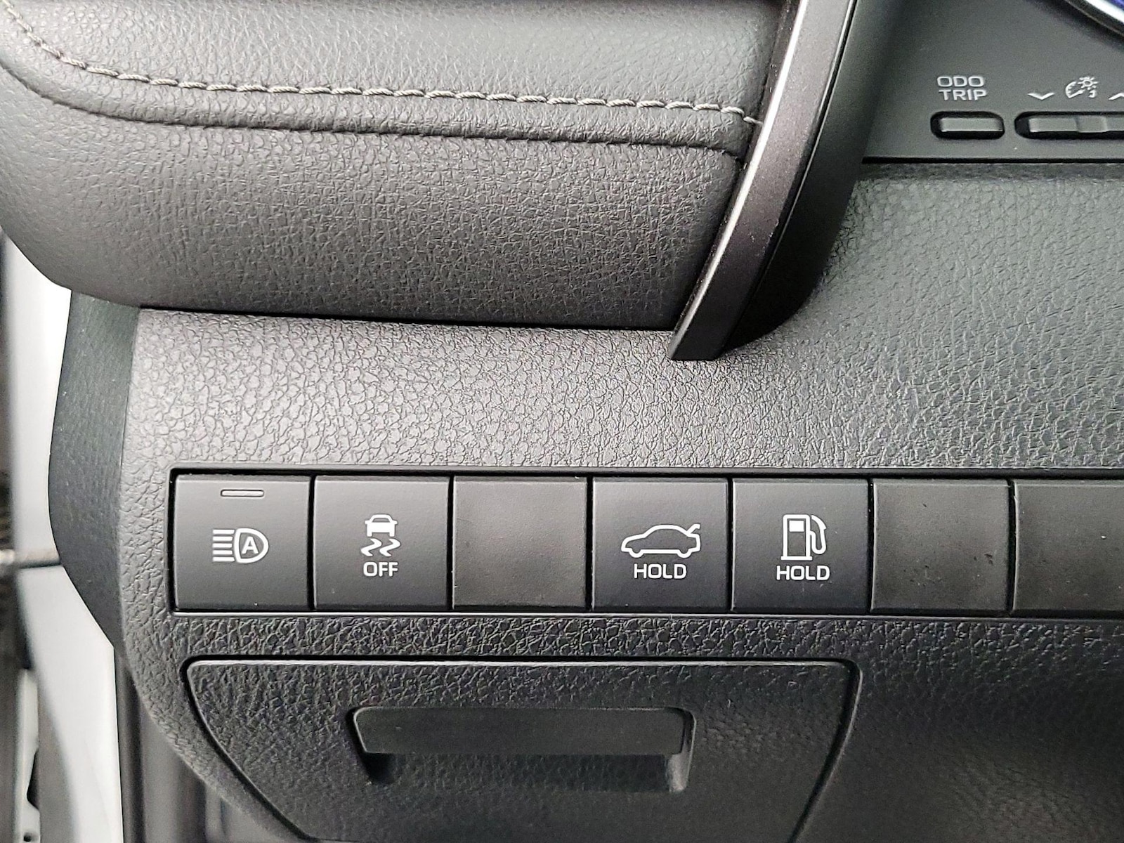 2019 Toyota Camry SE - Photo 14