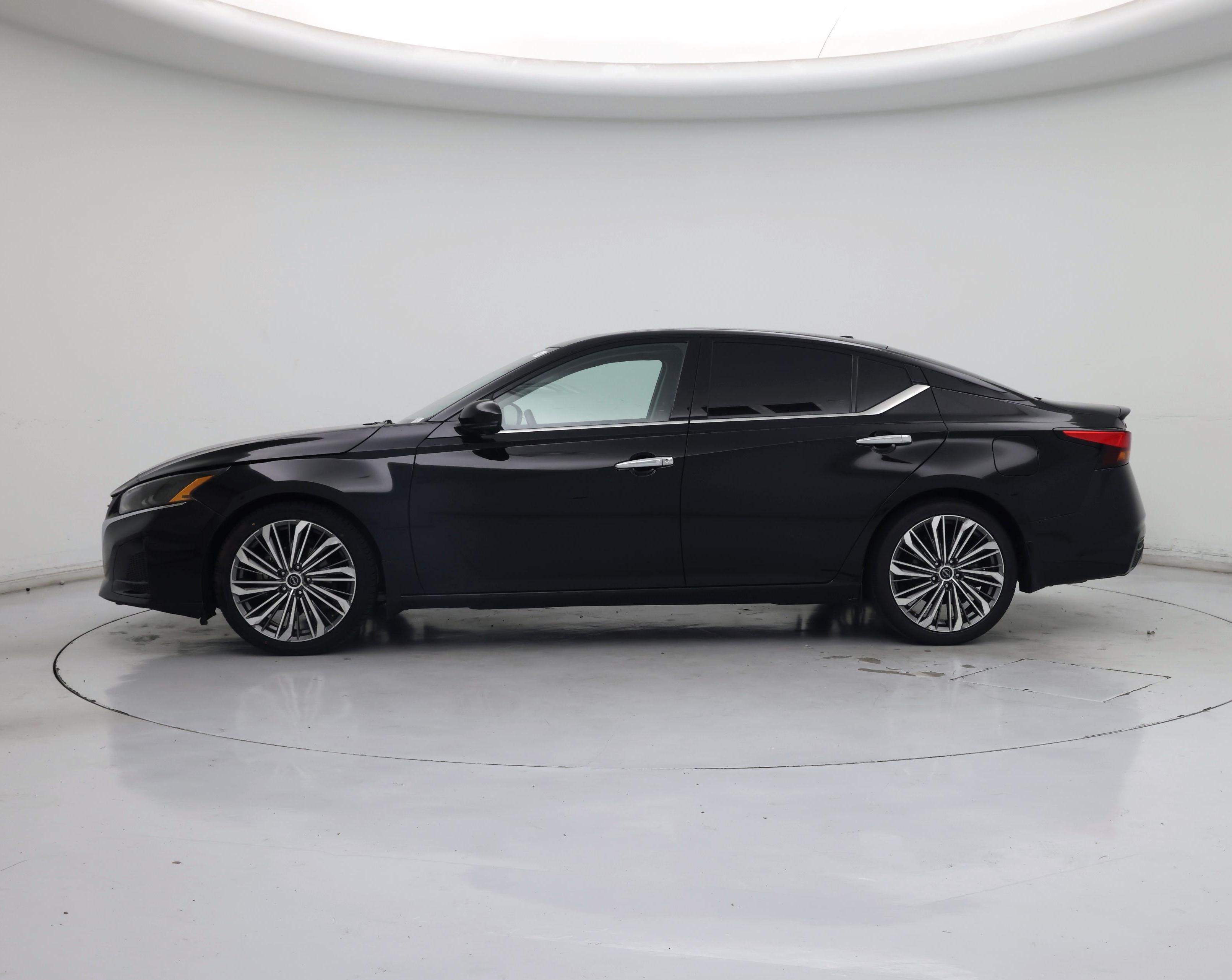 Thumbnail: 2023 Nissan Altima - 3